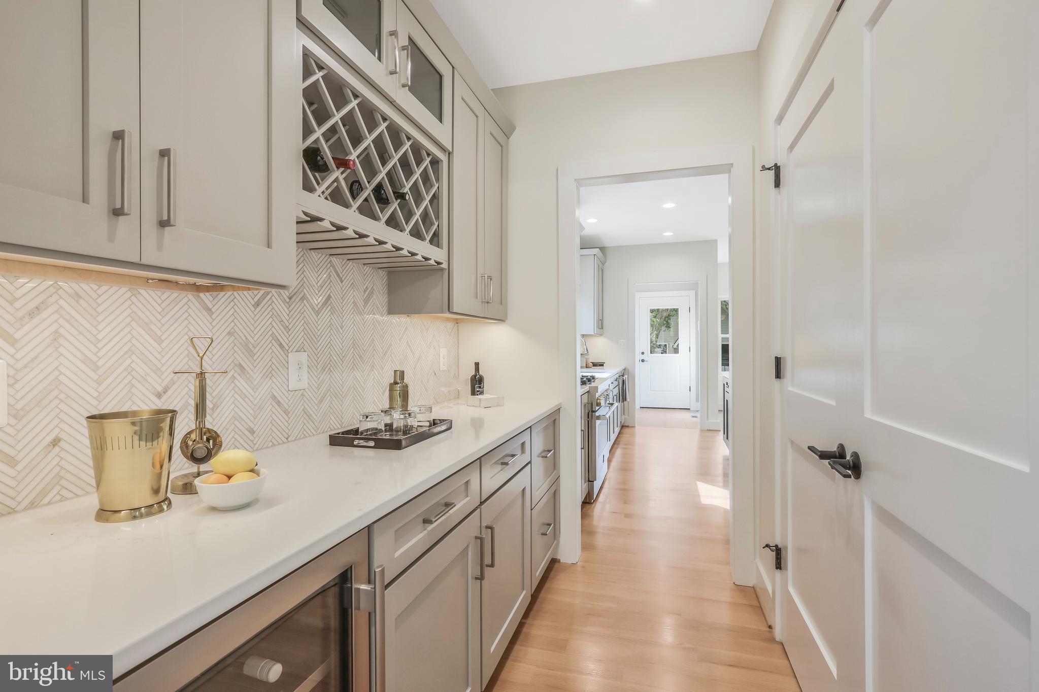 ADDISON HEIGHTS - Residential