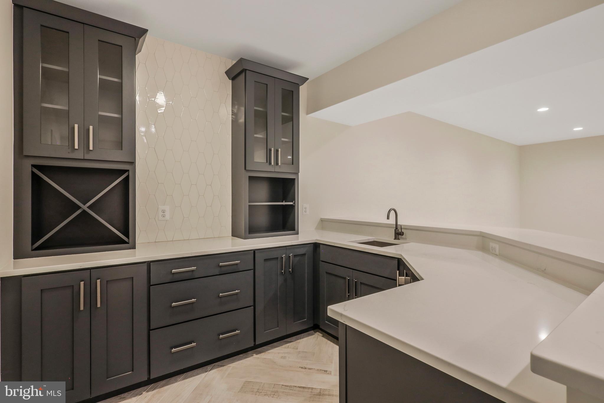 ADDISON HEIGHTS - Residential