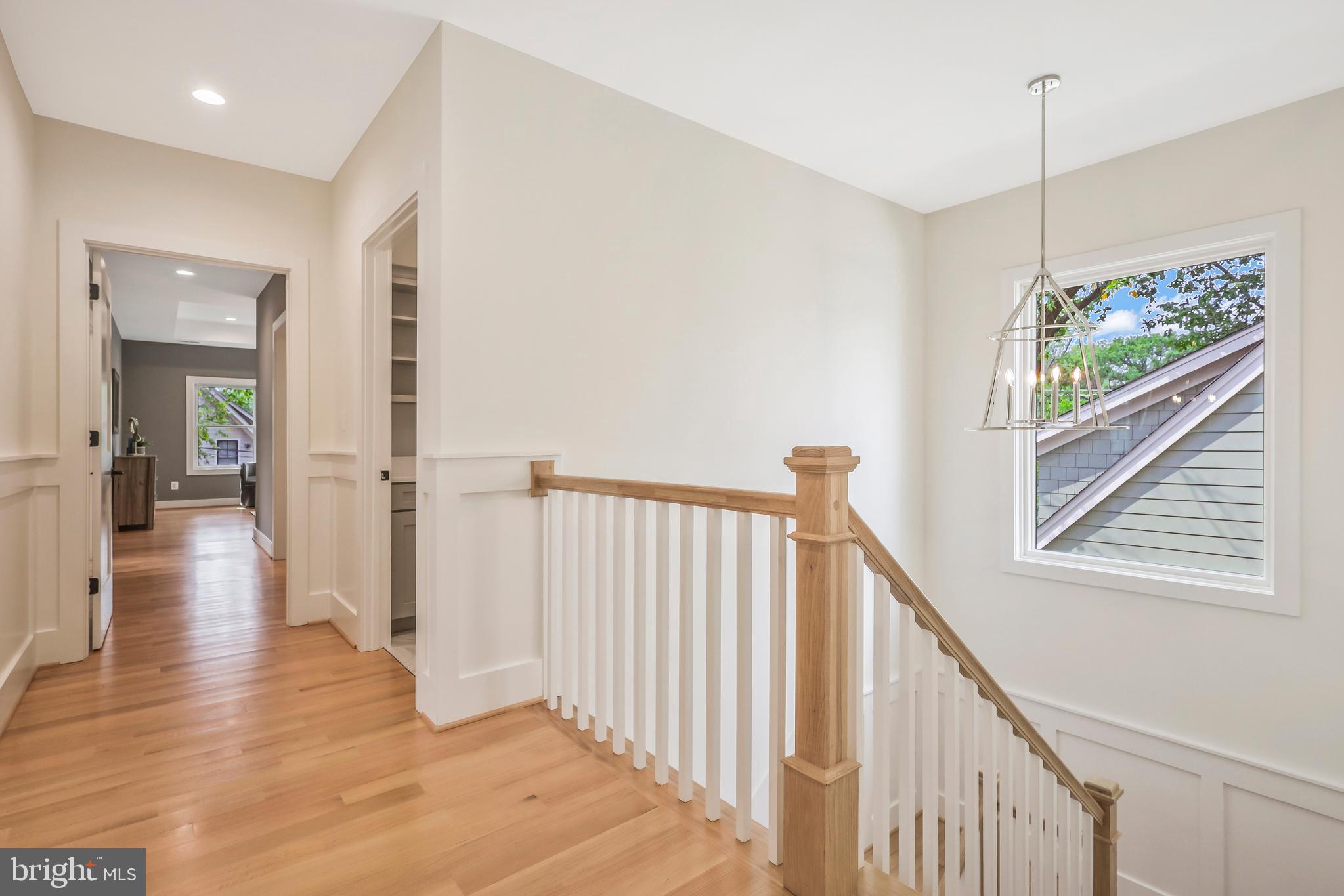 ADDISON HEIGHTS - Residential