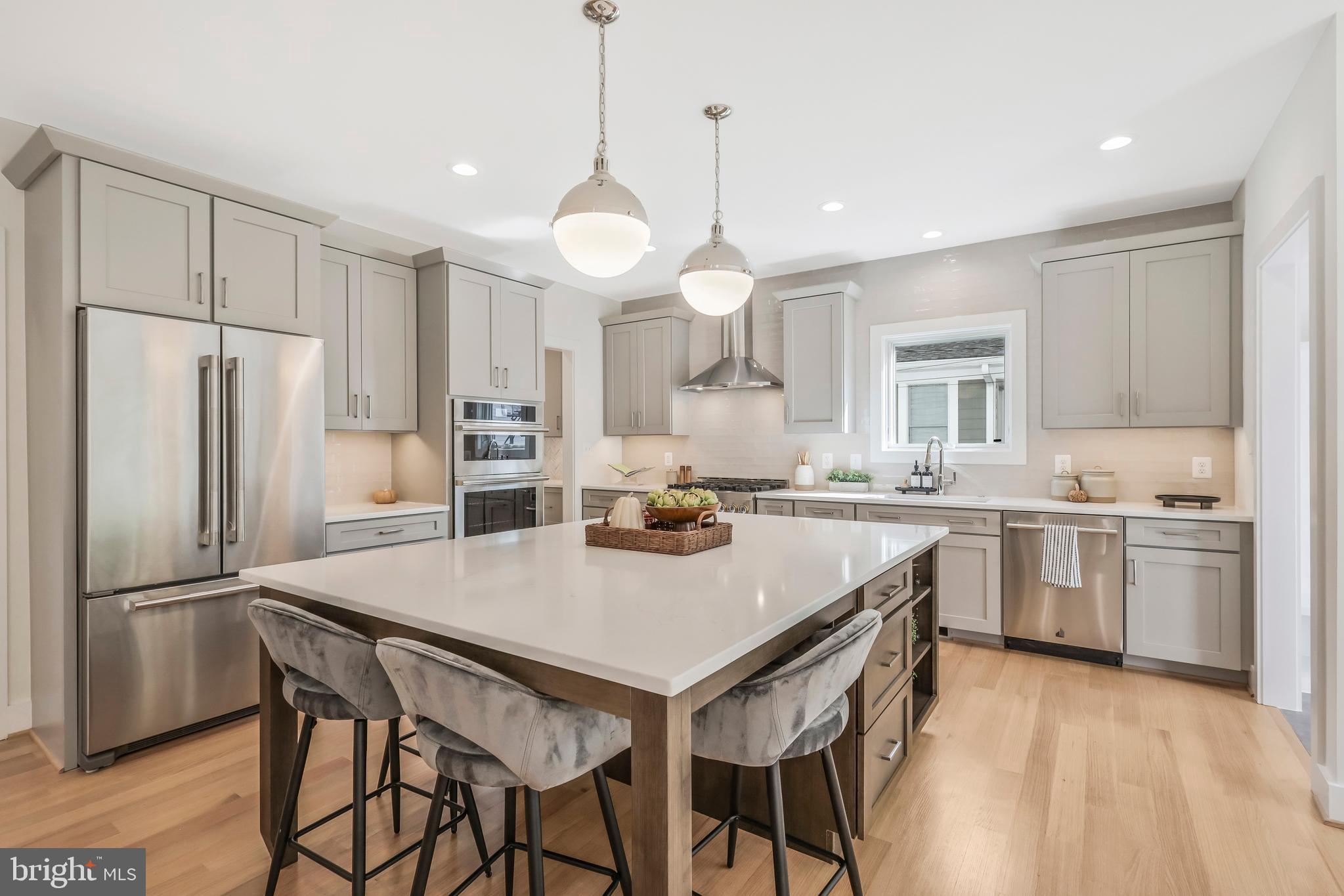 ADDISON HEIGHTS - Residential