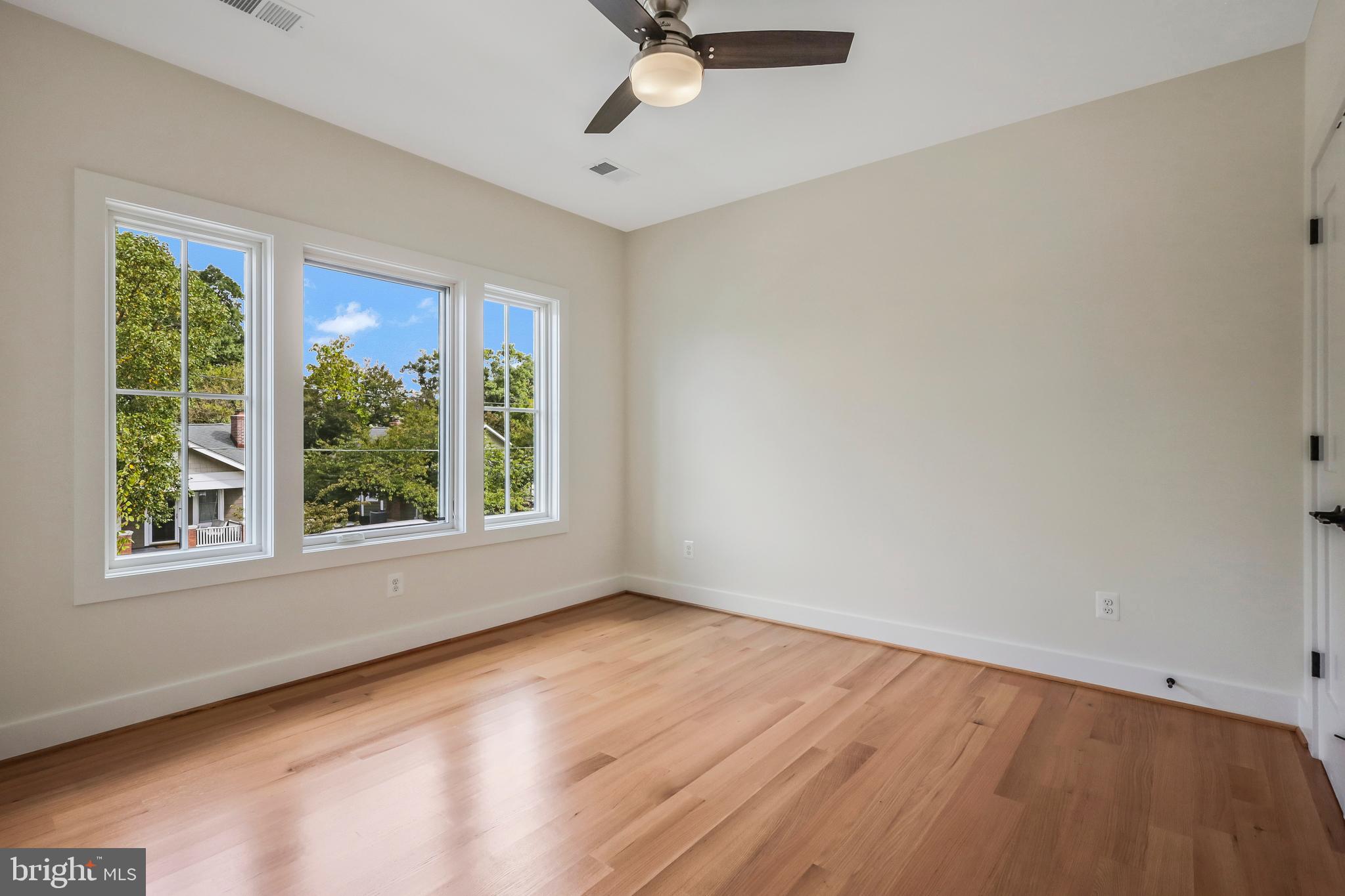 ADDISON HEIGHTS - Residential