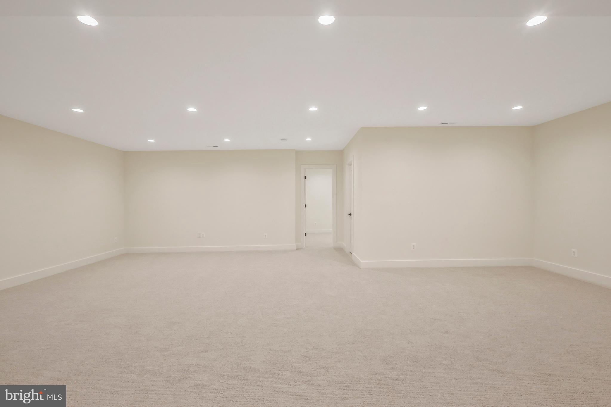 ADDISON HEIGHTS - Residential