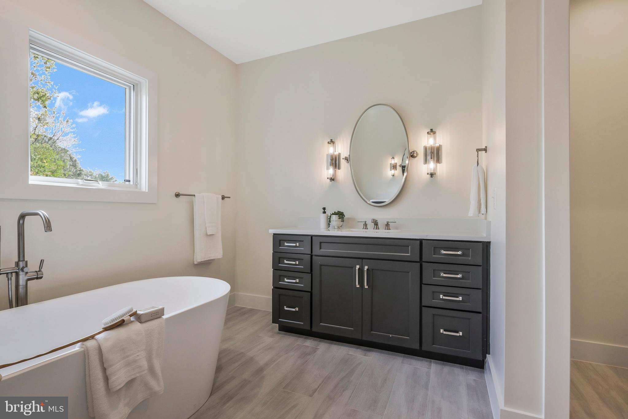 ADDISON HEIGHTS - Residential