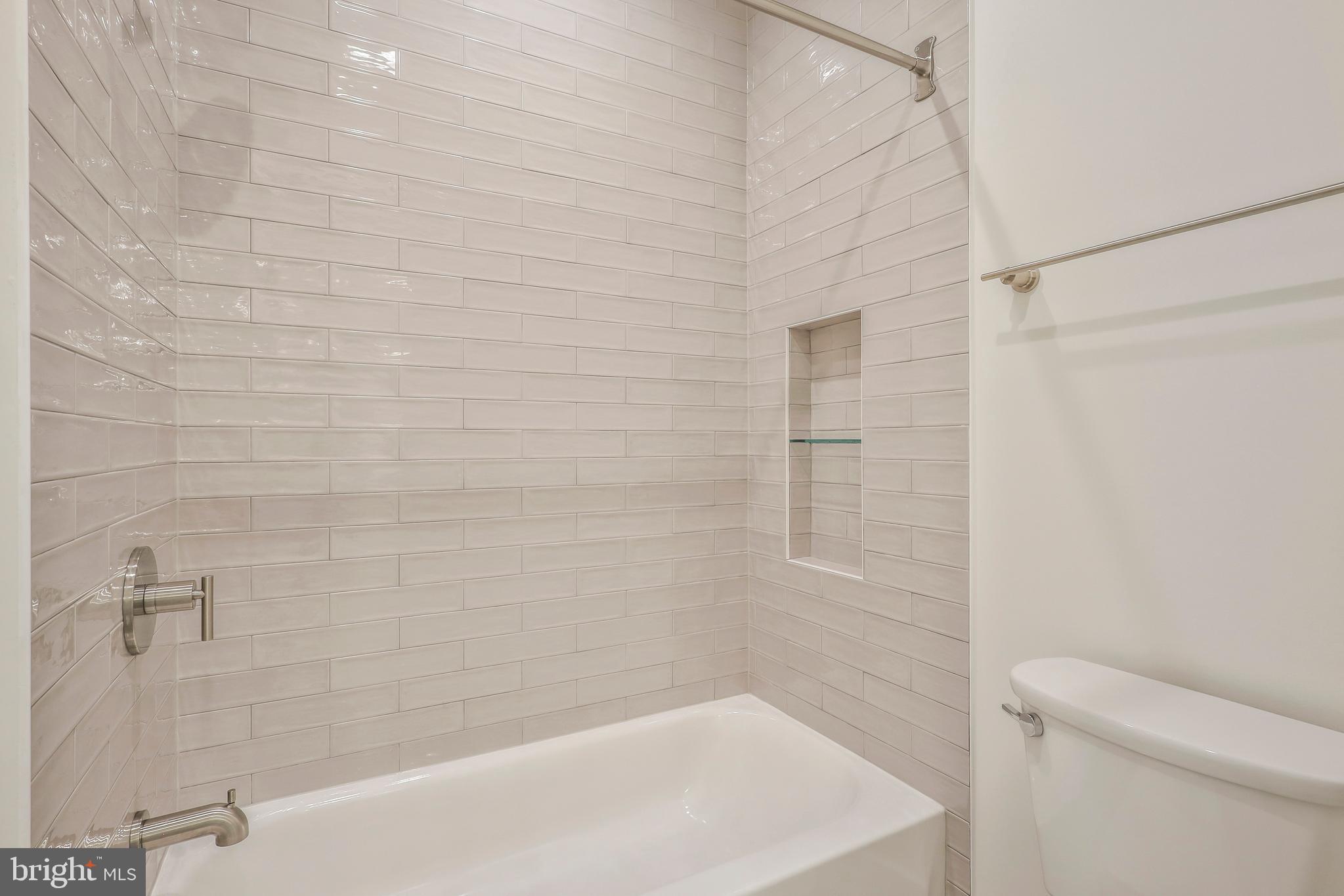 ADDISON HEIGHTS - Residential