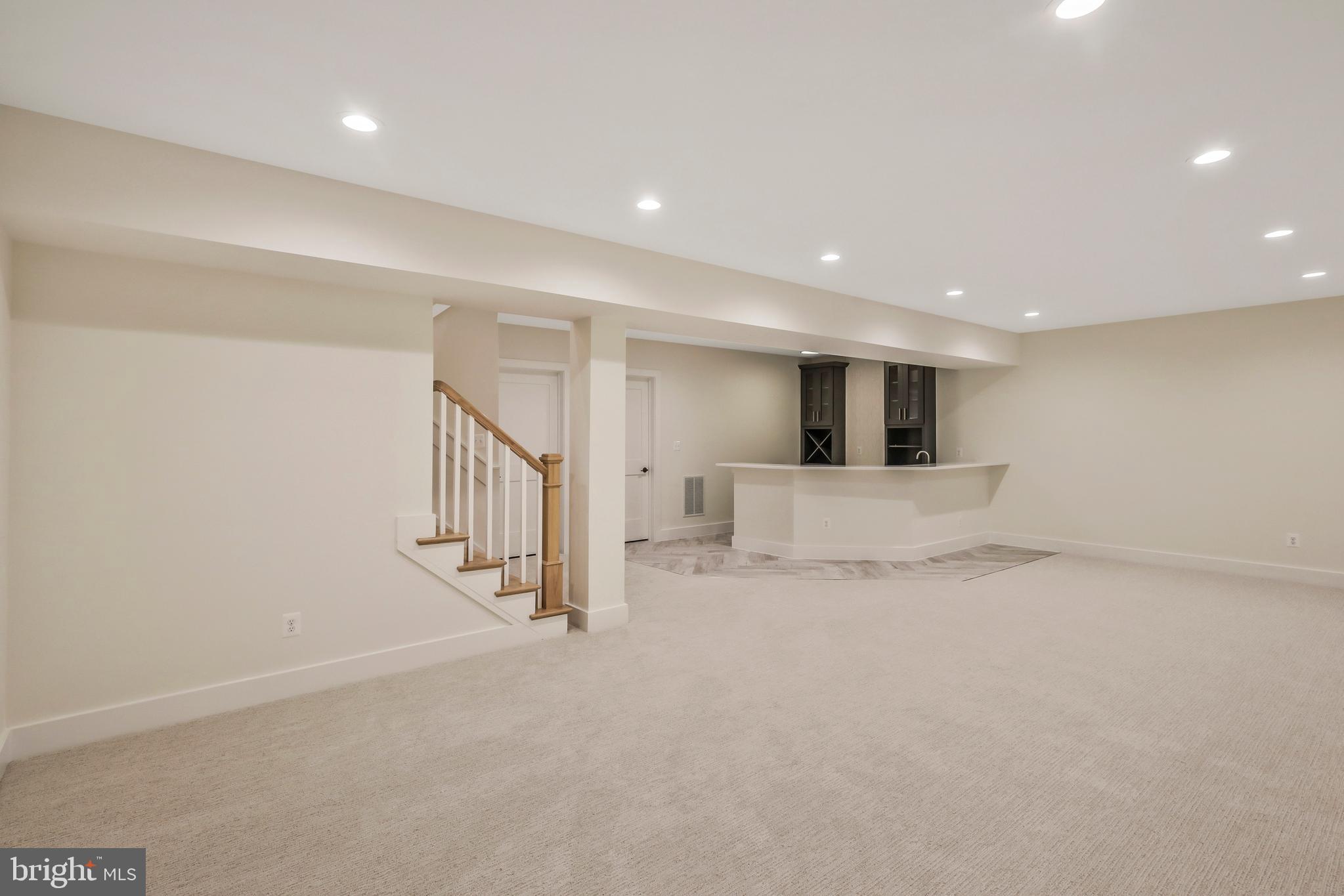 ADDISON HEIGHTS - Residential