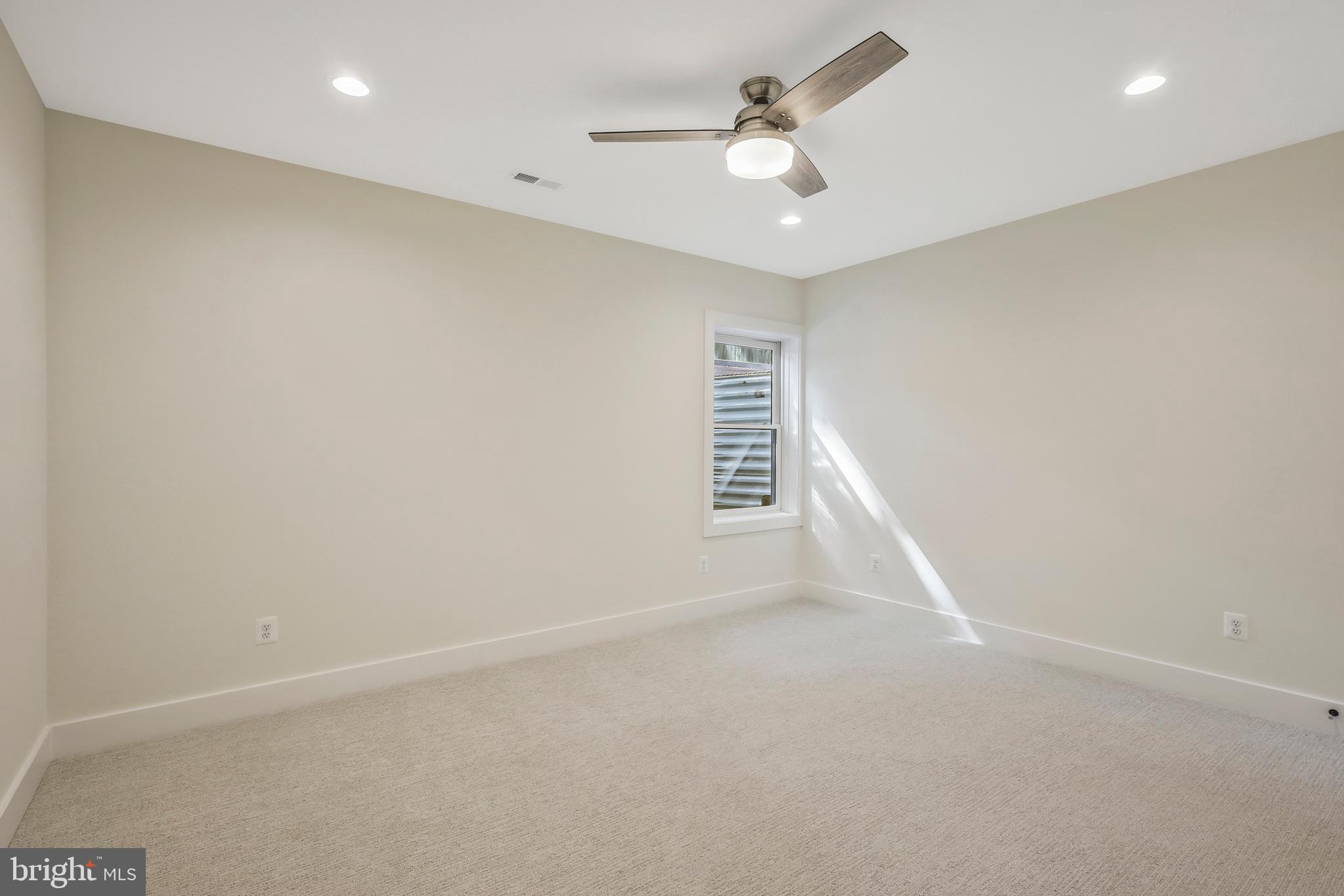 ADDISON HEIGHTS - Residential