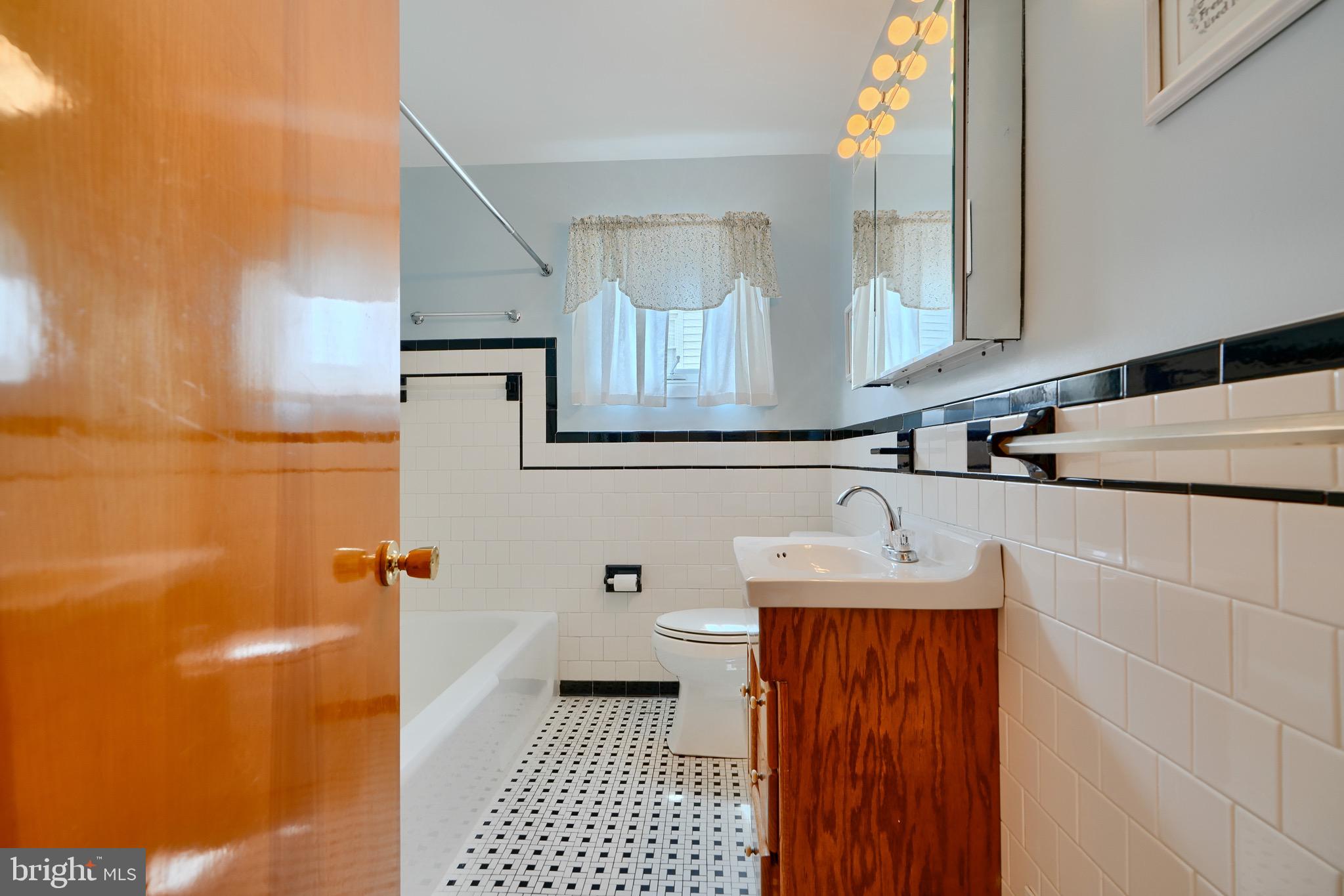 CAMELOT - Residential