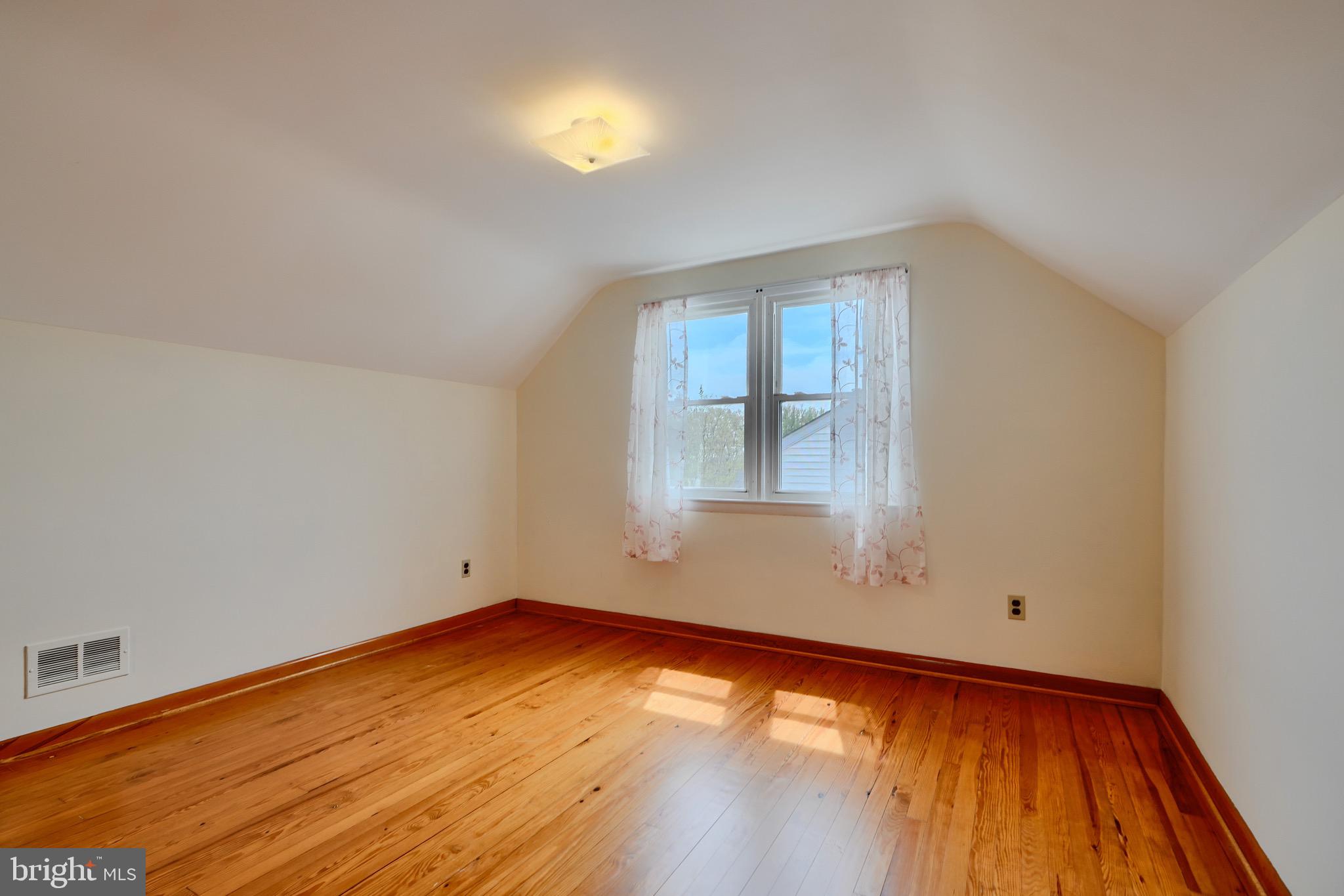 CAMELOT - Residential