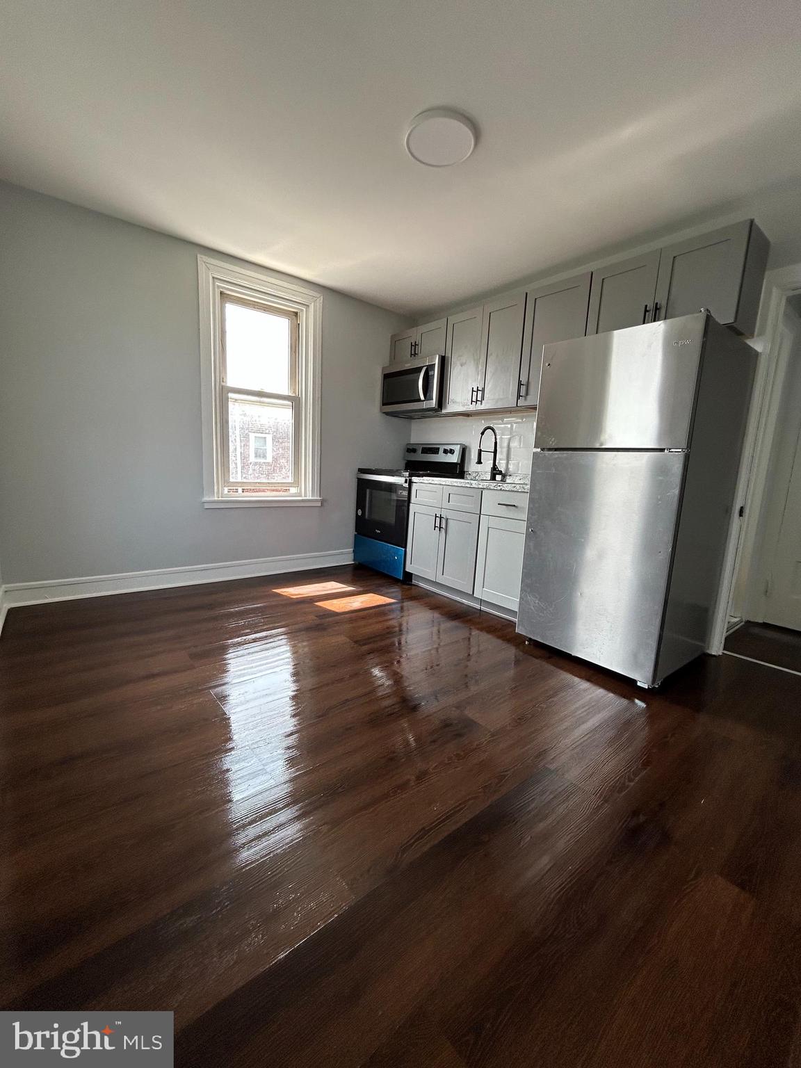 ELMWOOD PARK - Residential Income