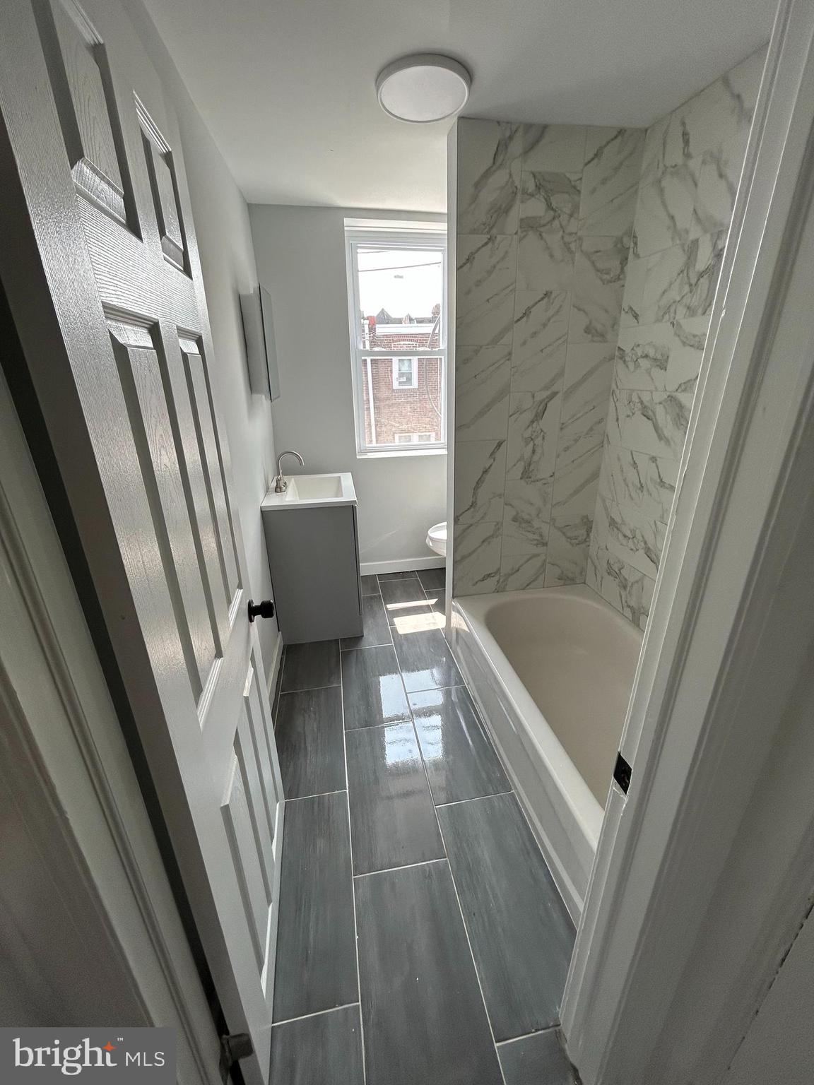 ELMWOOD PARK - Residential Income