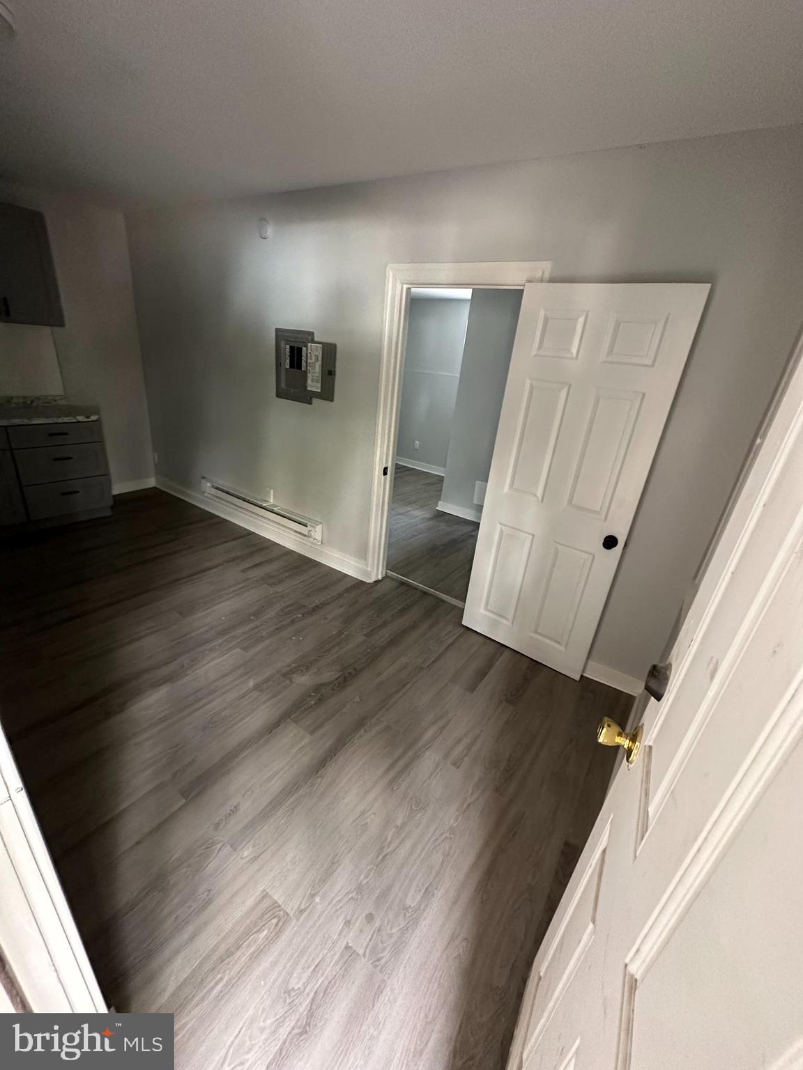 ELMWOOD PARK - Residential Income