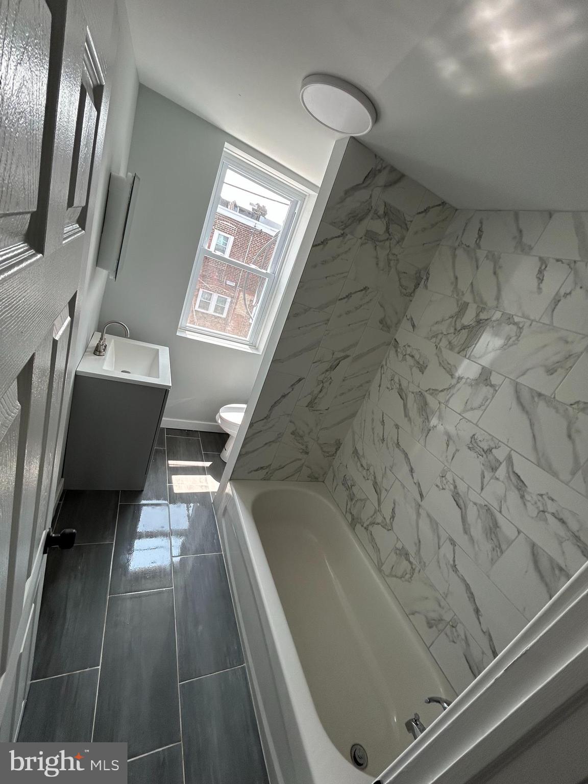 ELMWOOD PARK - Residential Income