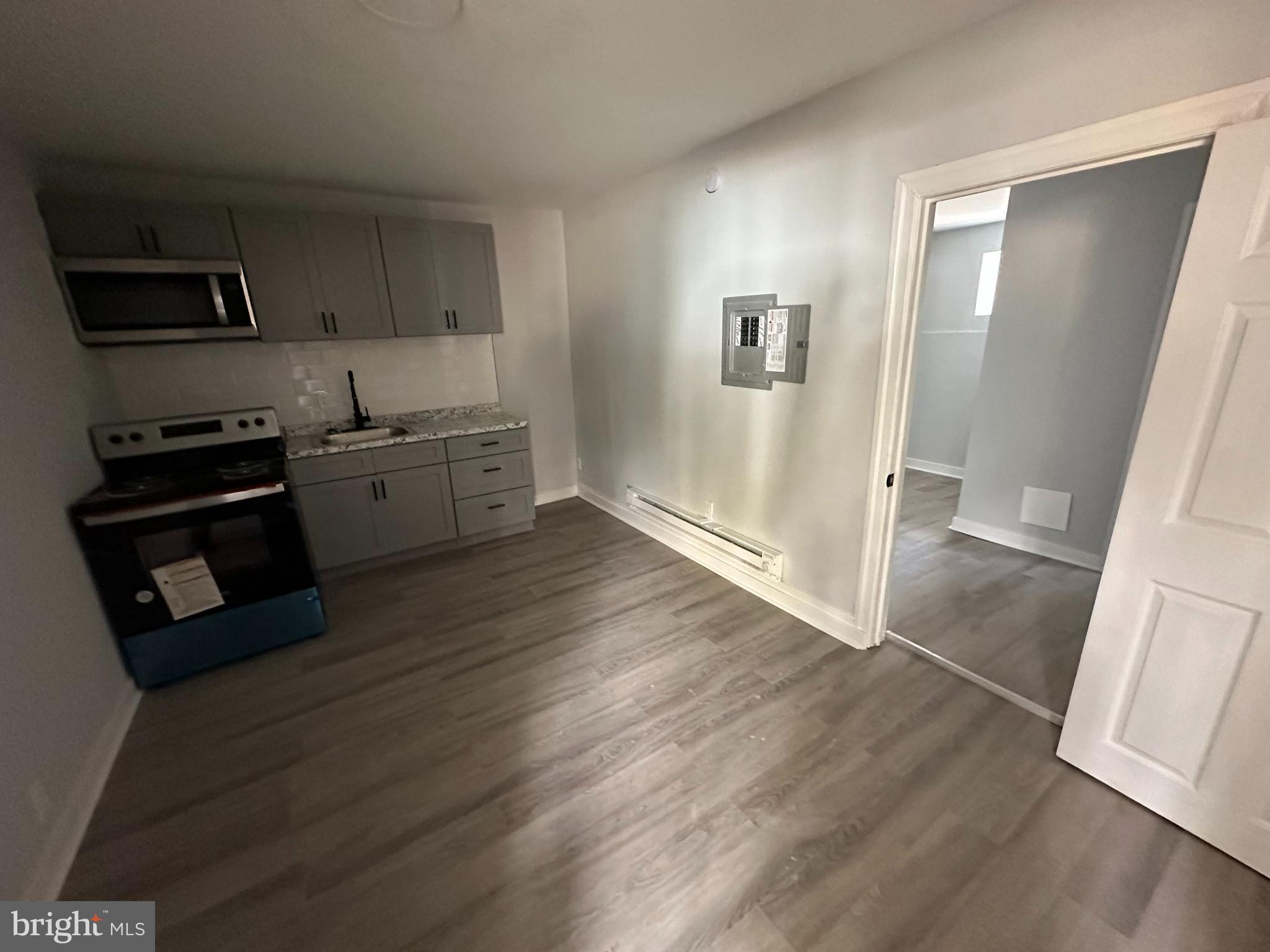 ELMWOOD PARK - Residential Income