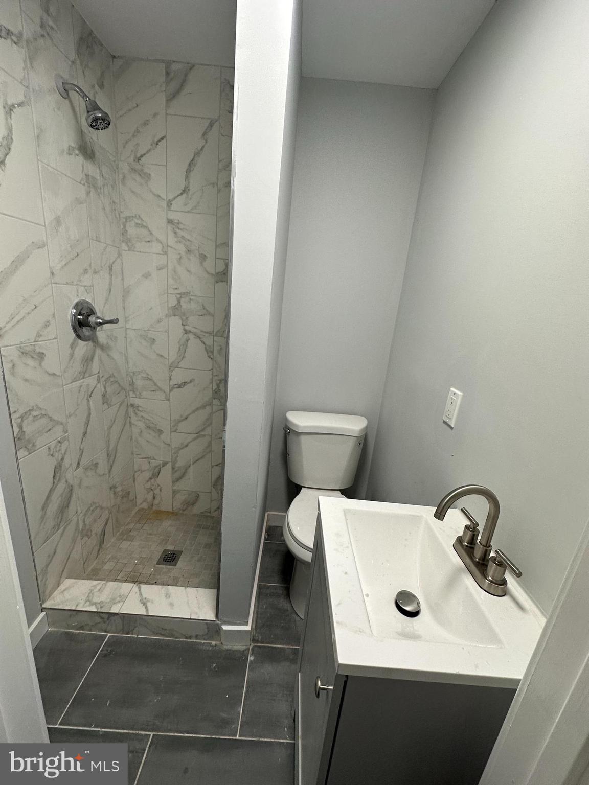 ELMWOOD PARK - Residential Income