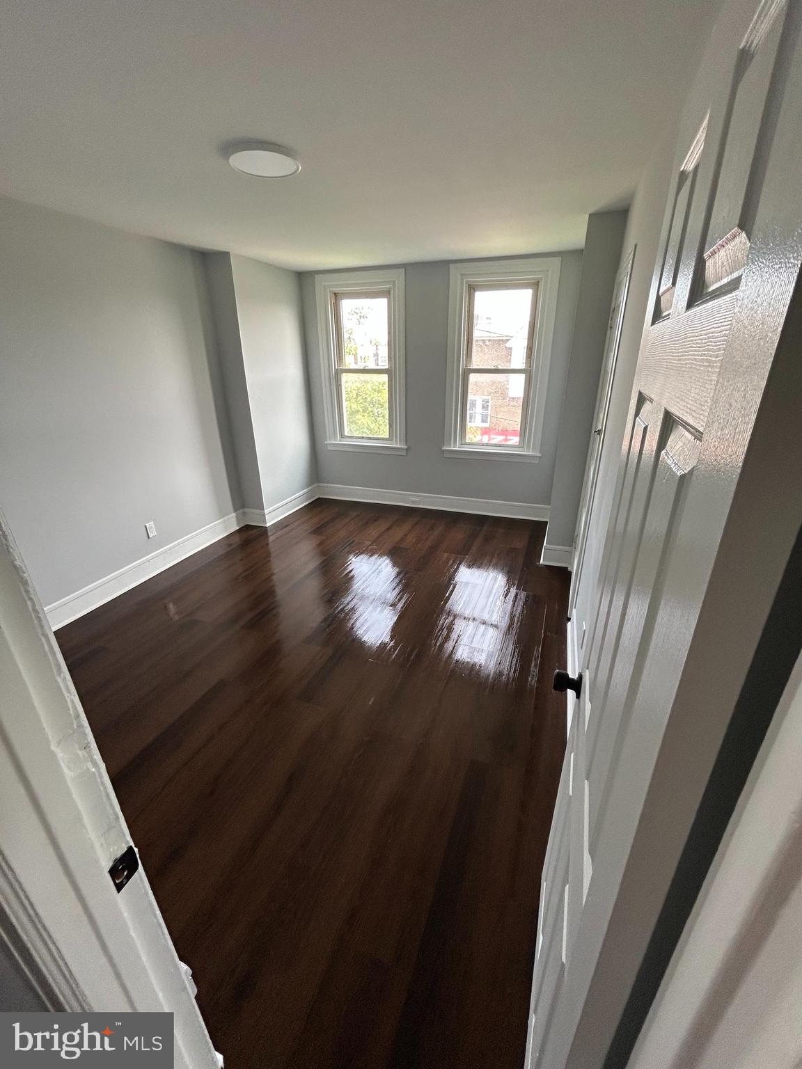 ELMWOOD PARK - Residential Income