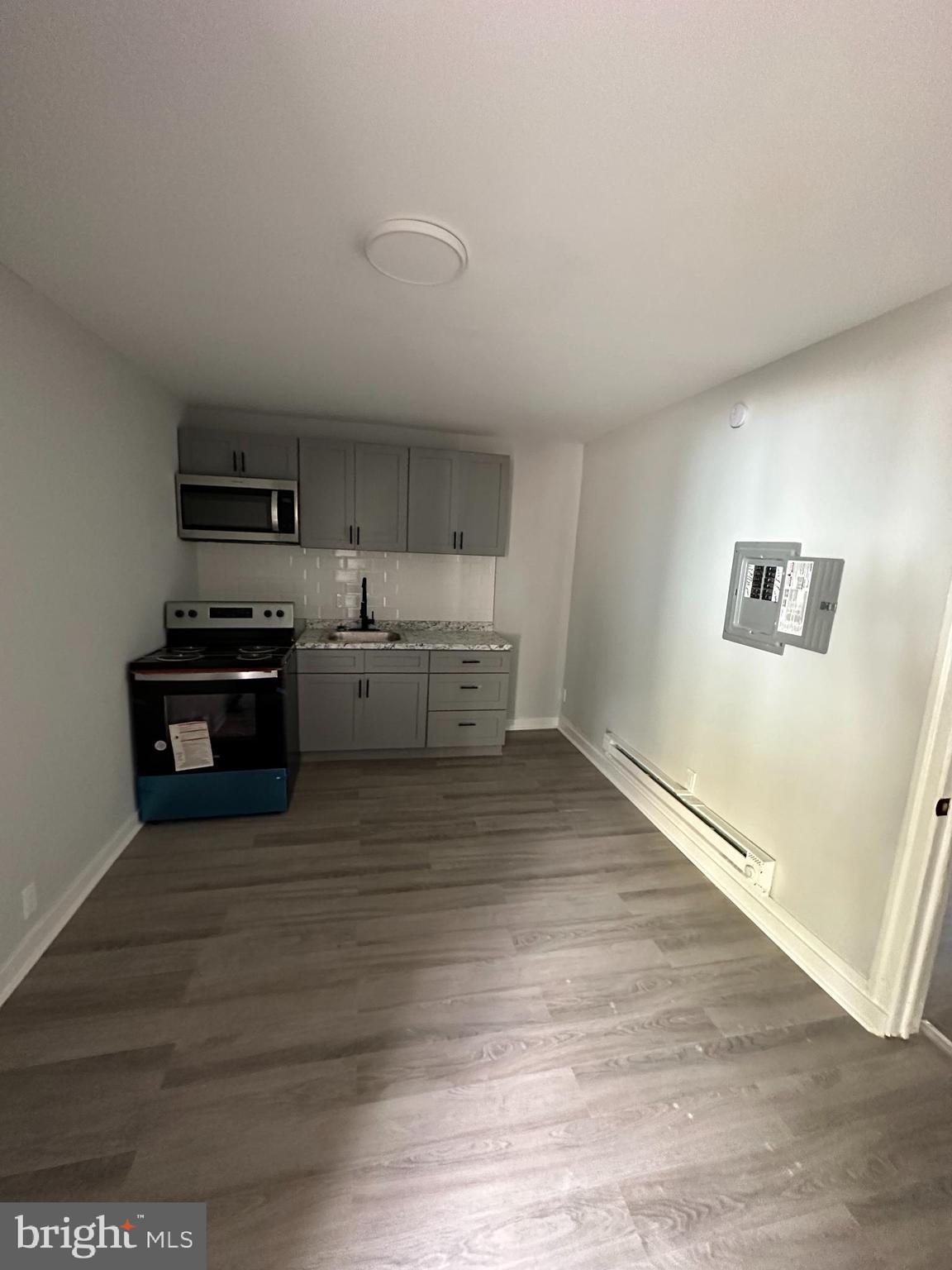 ELMWOOD PARK - Residential Income