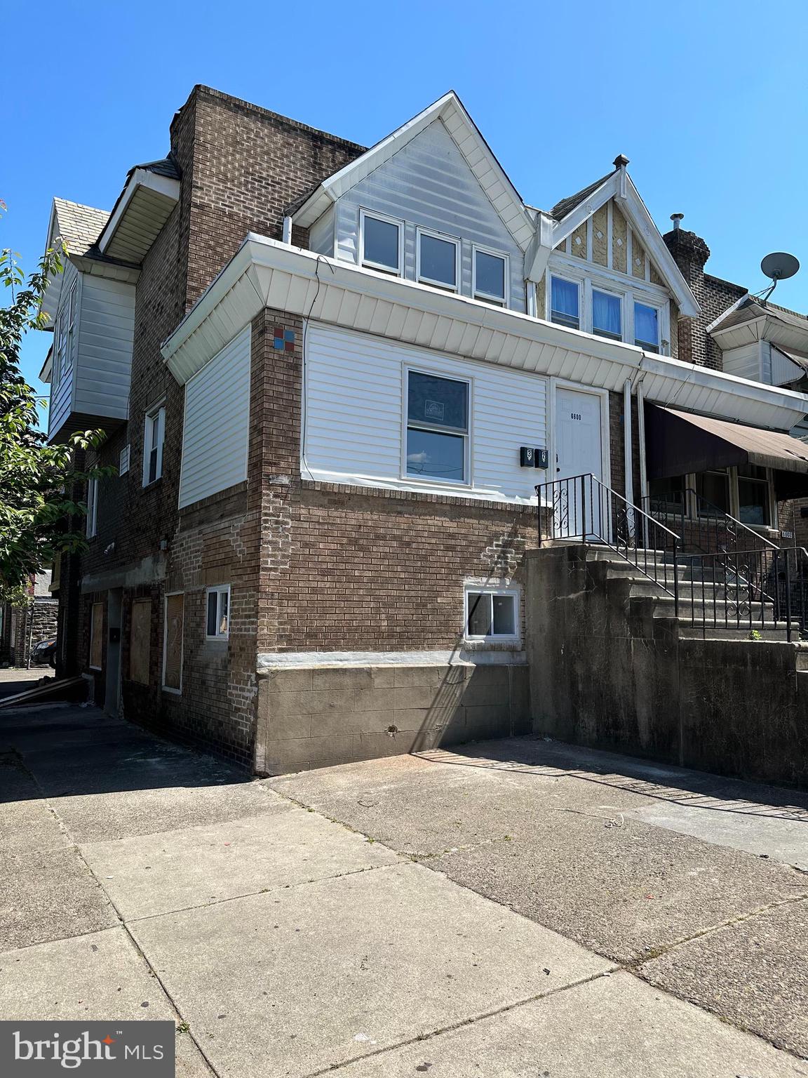 ELMWOOD PARK - Residential Income