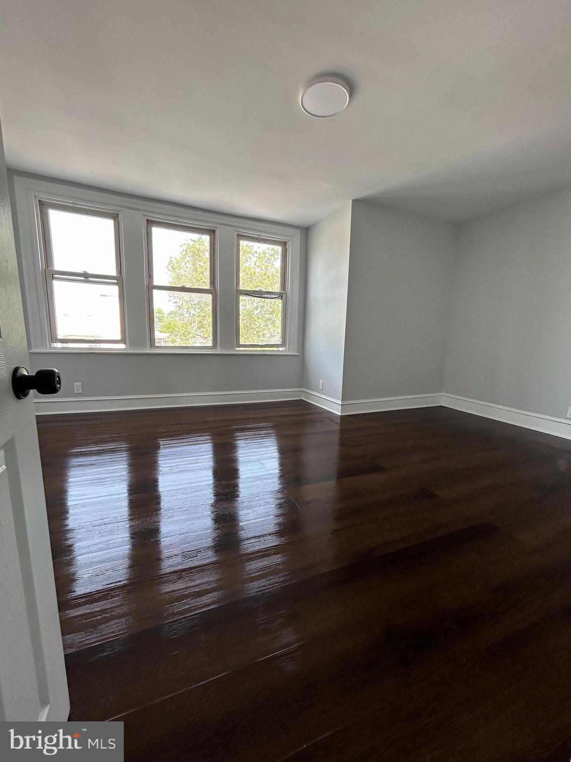 ELMWOOD PARK - Residential Income