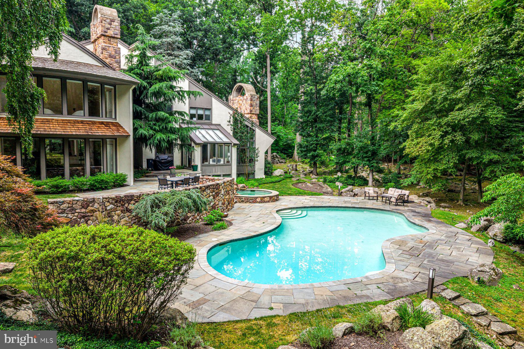 352 POND VIEW ROAD