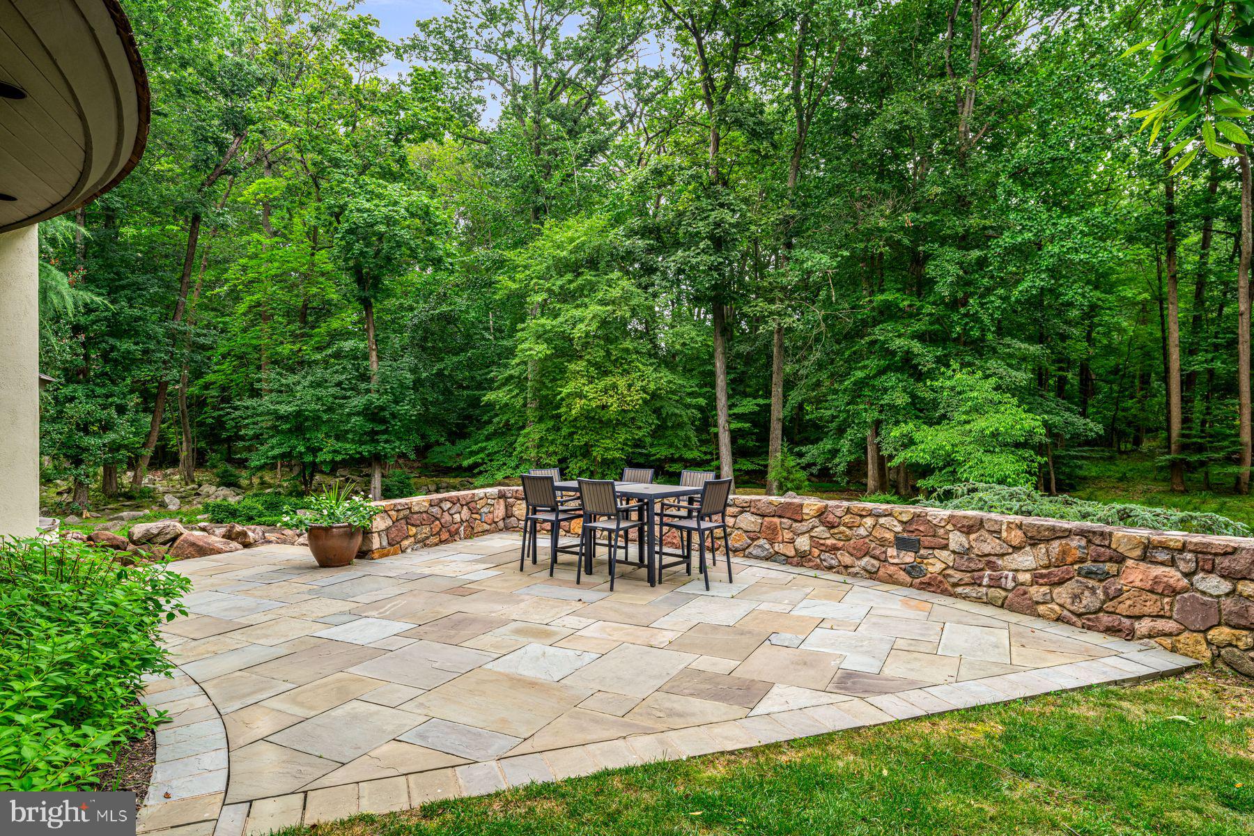 352 POND VIEW ROAD