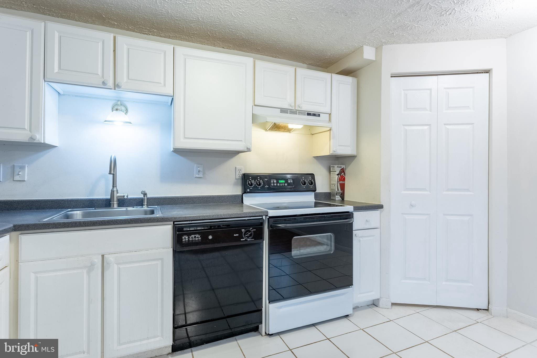 GOINS MANOR - Residential