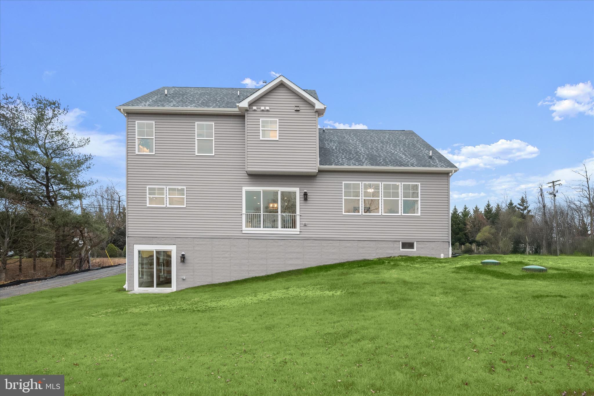 LIONS CROSSING - Residential