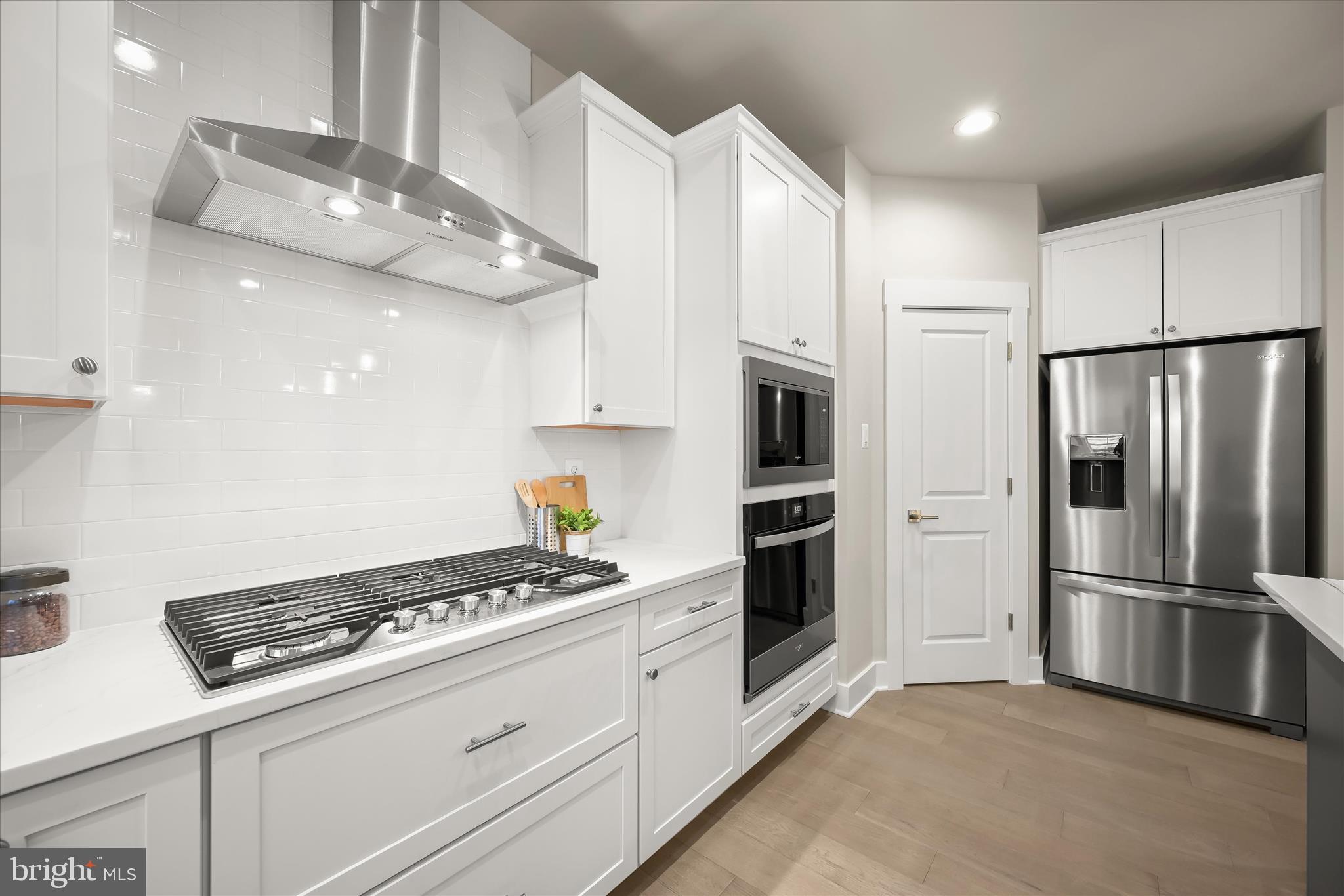 LIONS CROSSING - Residential