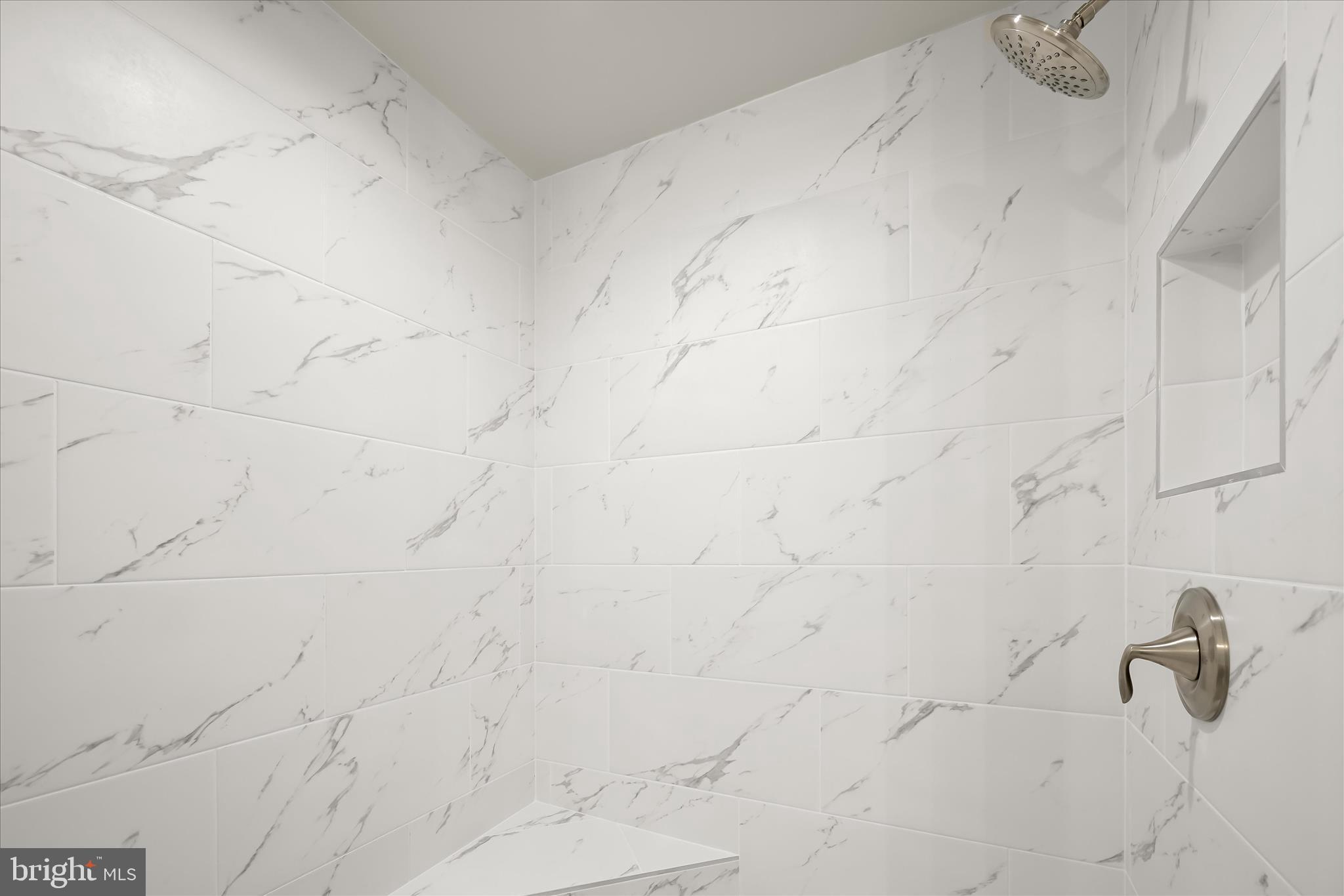 LIONS CROSSING - Residential