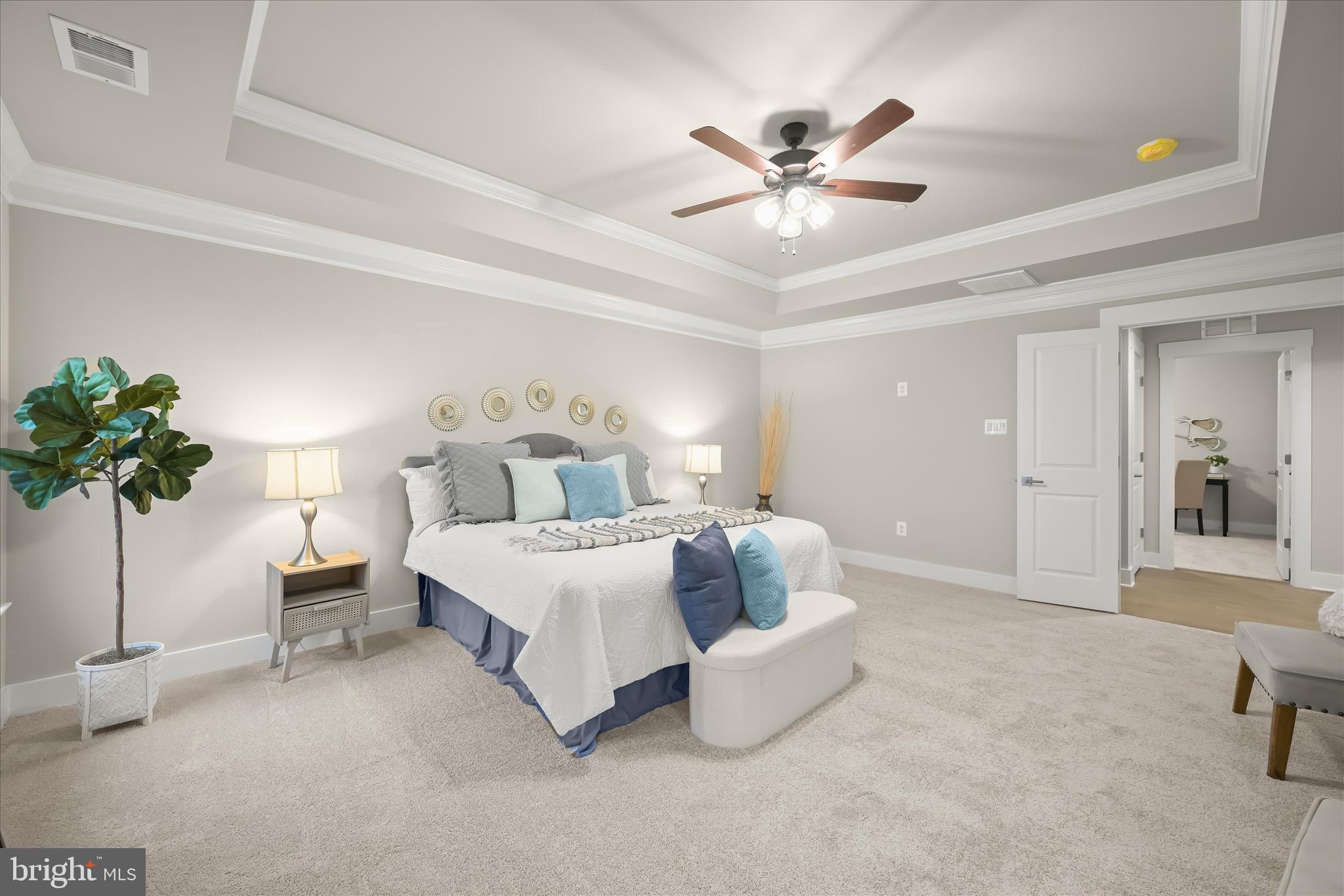 LIONS CROSSING - Residential