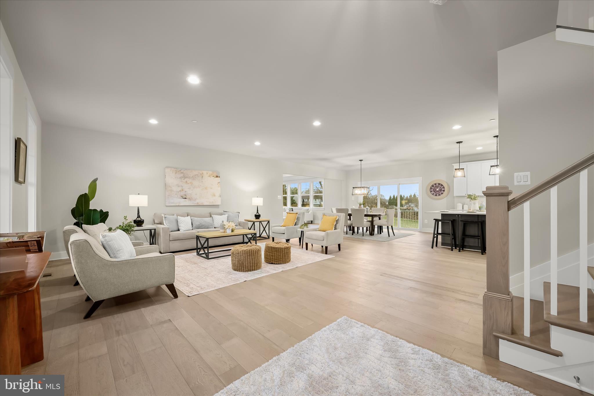 LIONS CROSSING - Residential