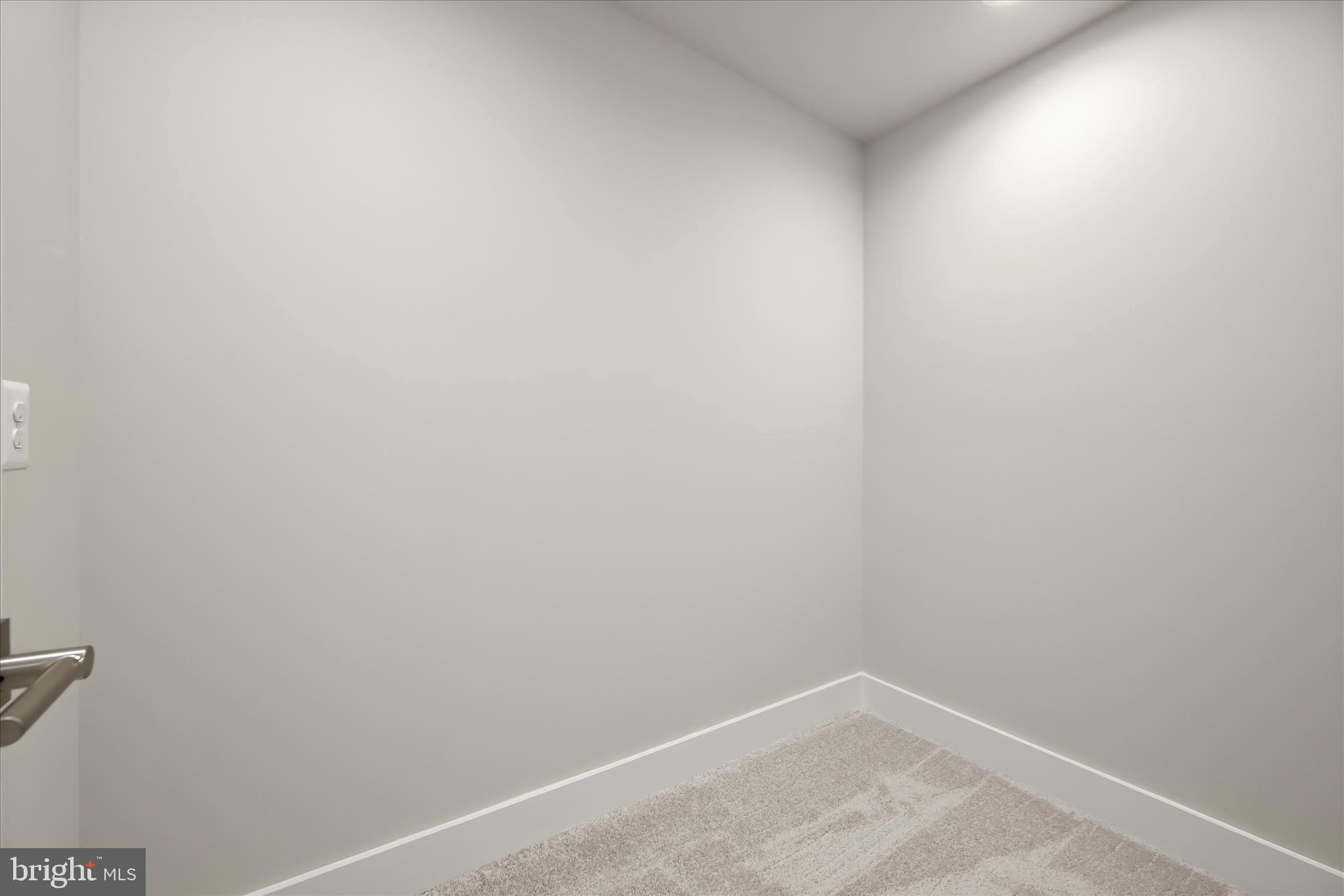 LIONS CROSSING - Residential