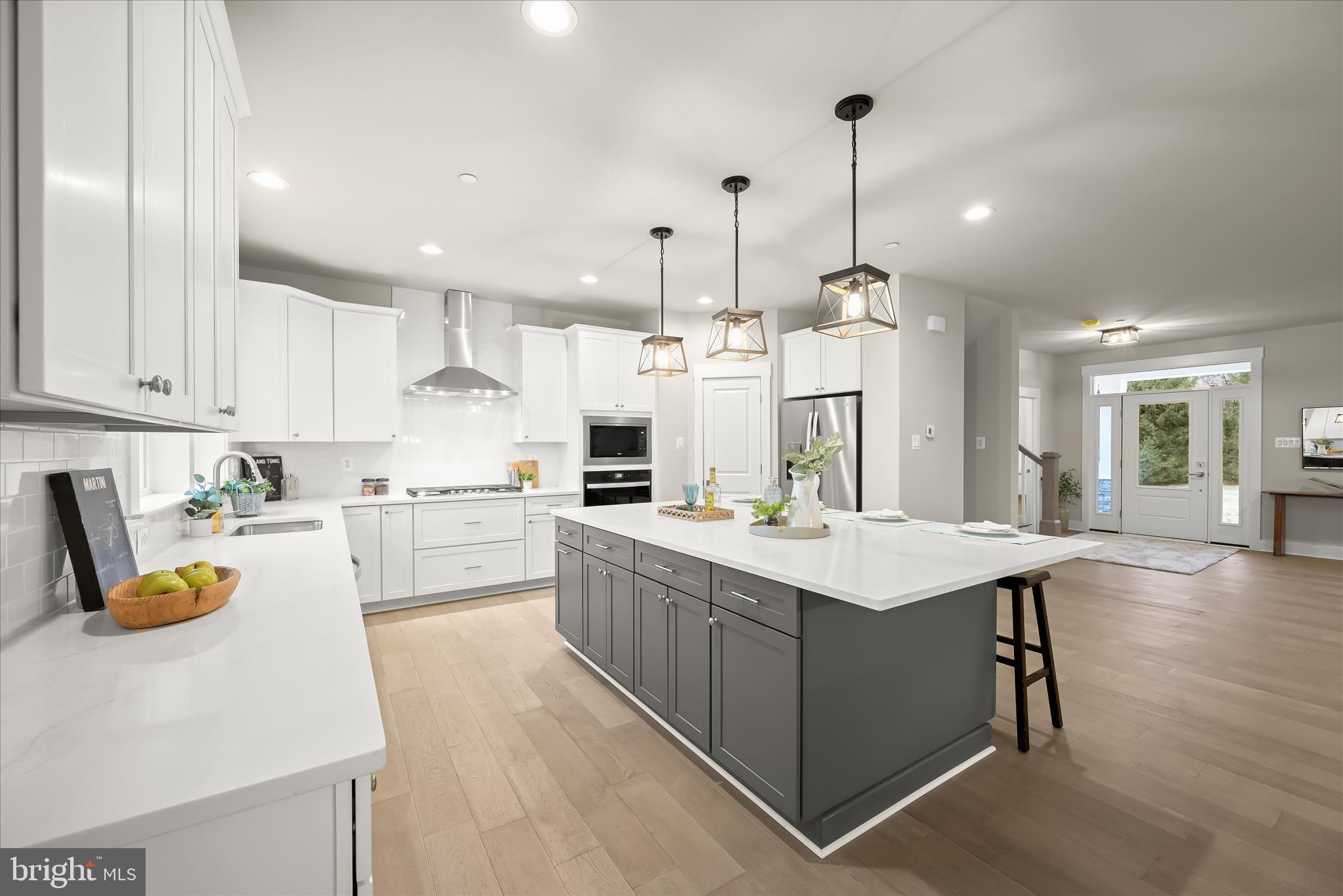 LIONS CROSSING - Residential