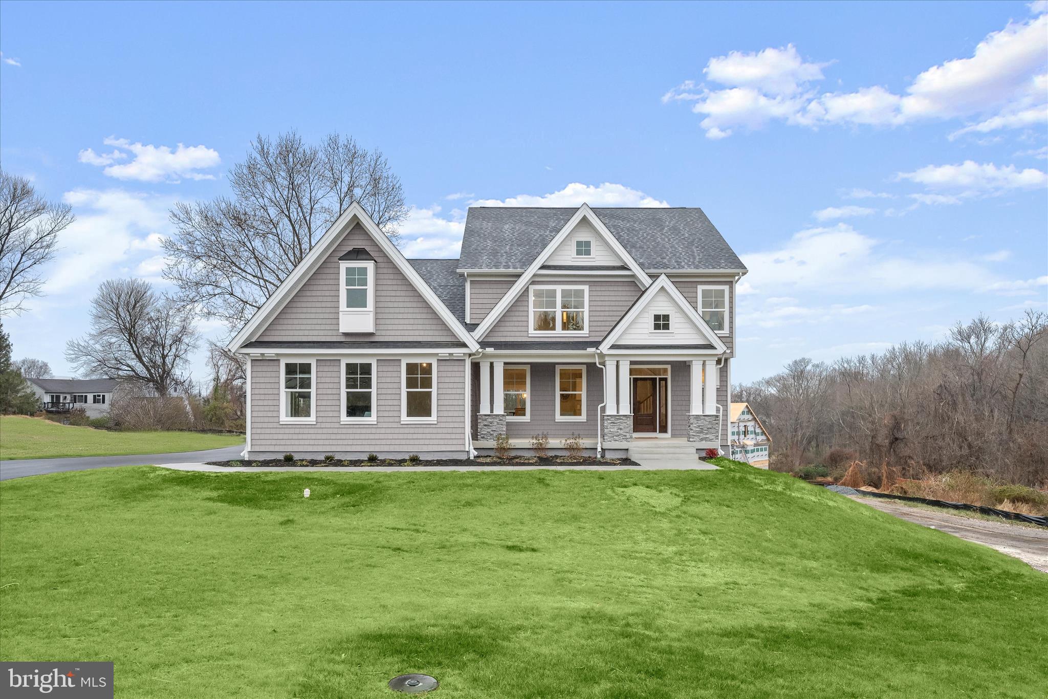 LIONS CROSSING - Residential