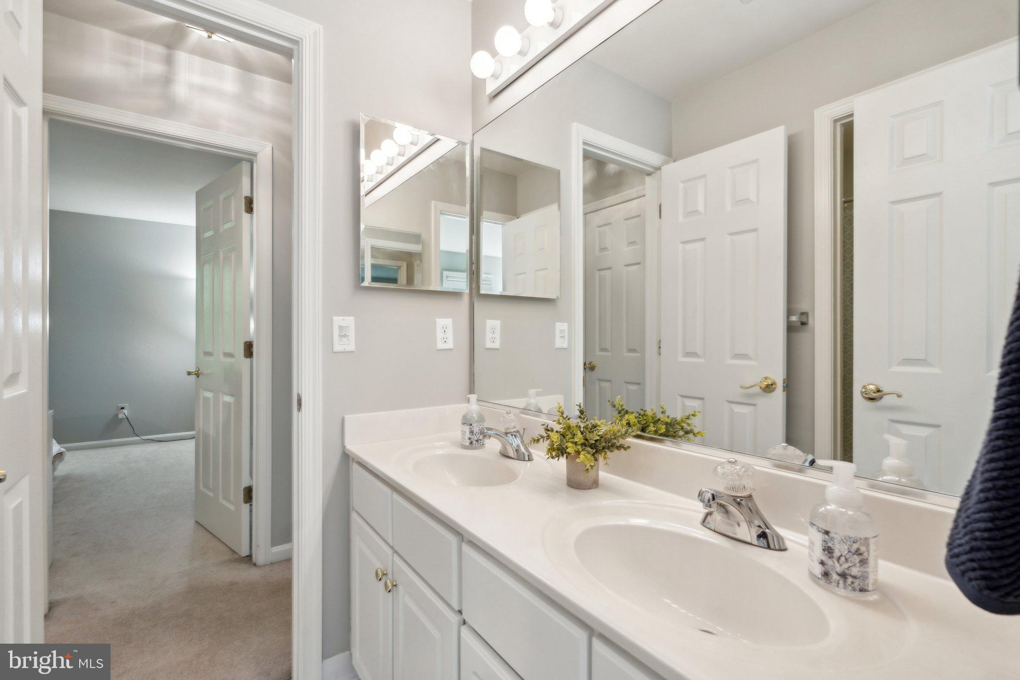 MEADOWBROOK WOODS - Residential