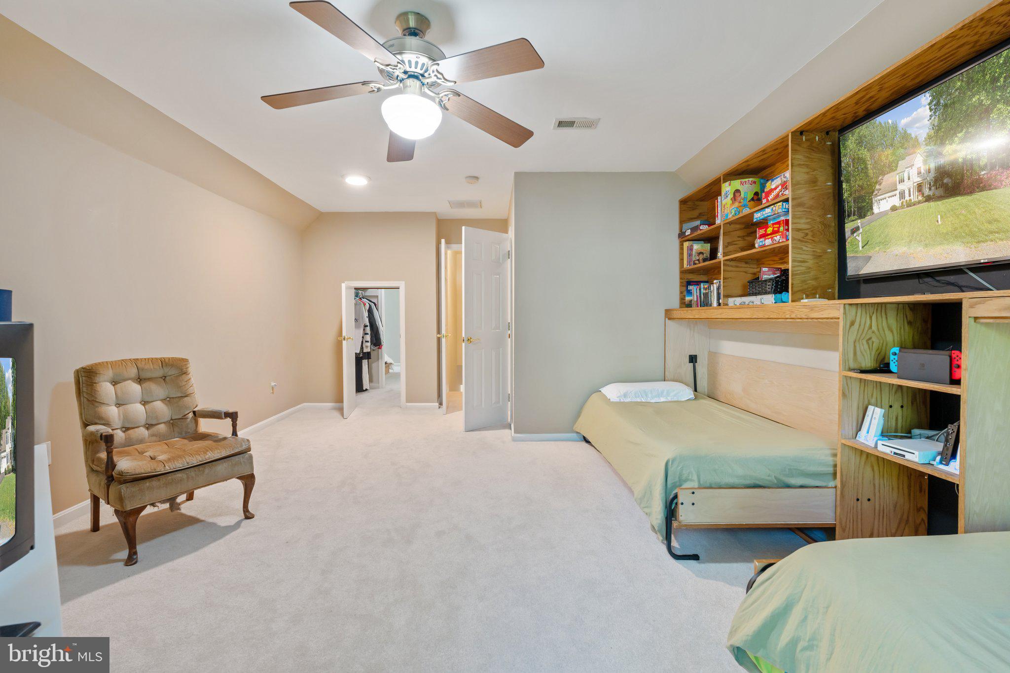 MEADOWBROOK WOODS - Residential