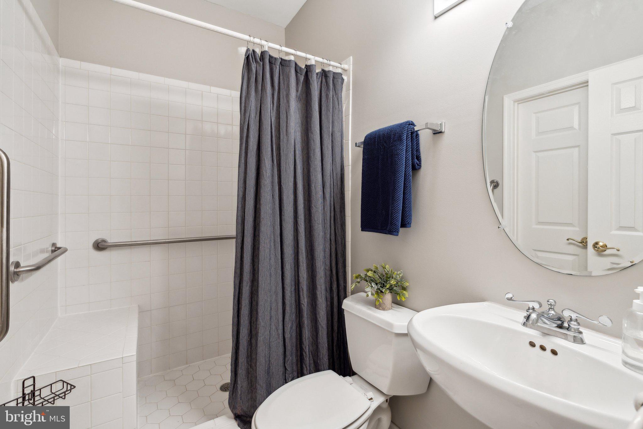 MEADOWBROOK WOODS - Residential