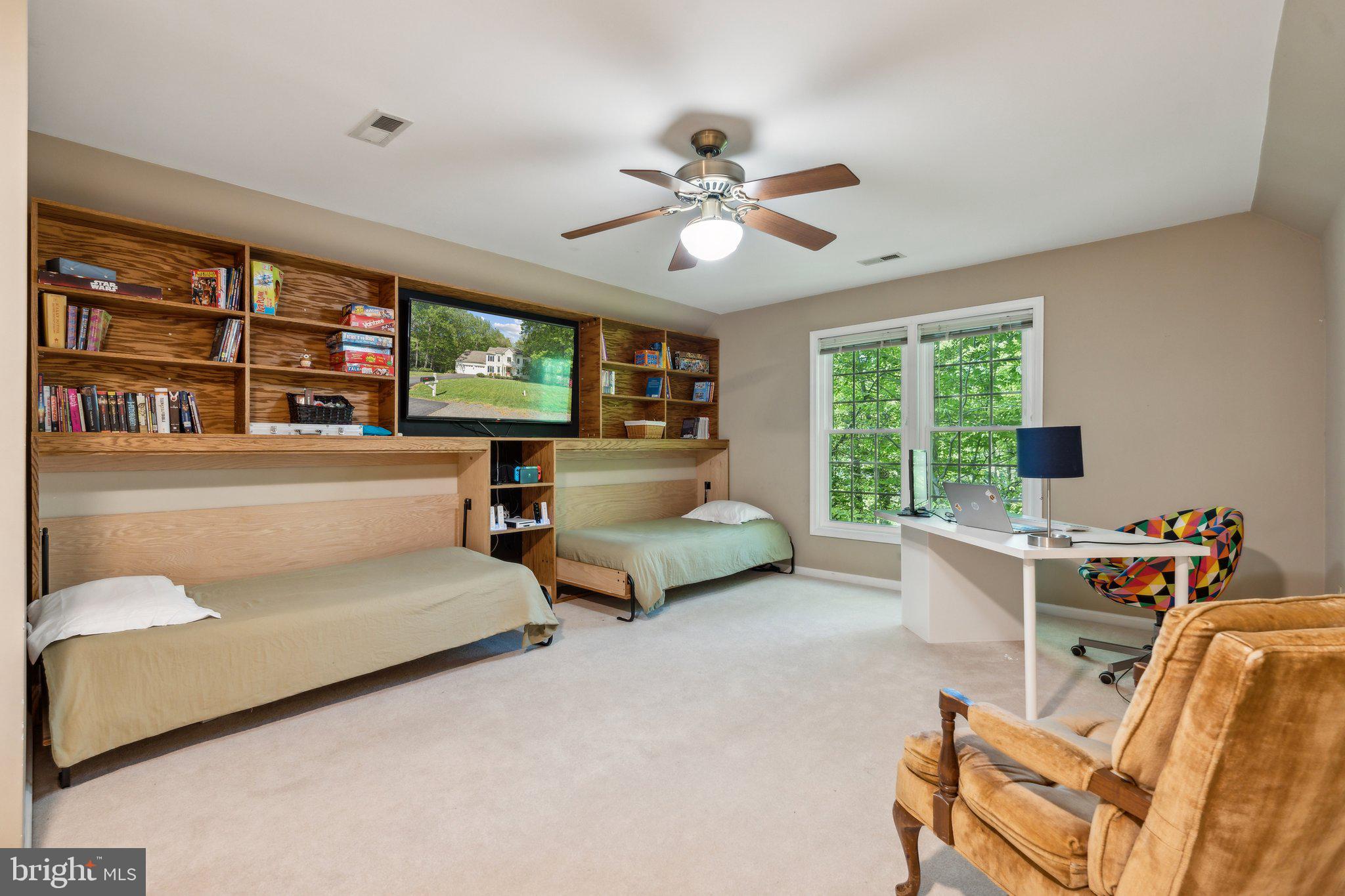 MEADOWBROOK WOODS - Residential