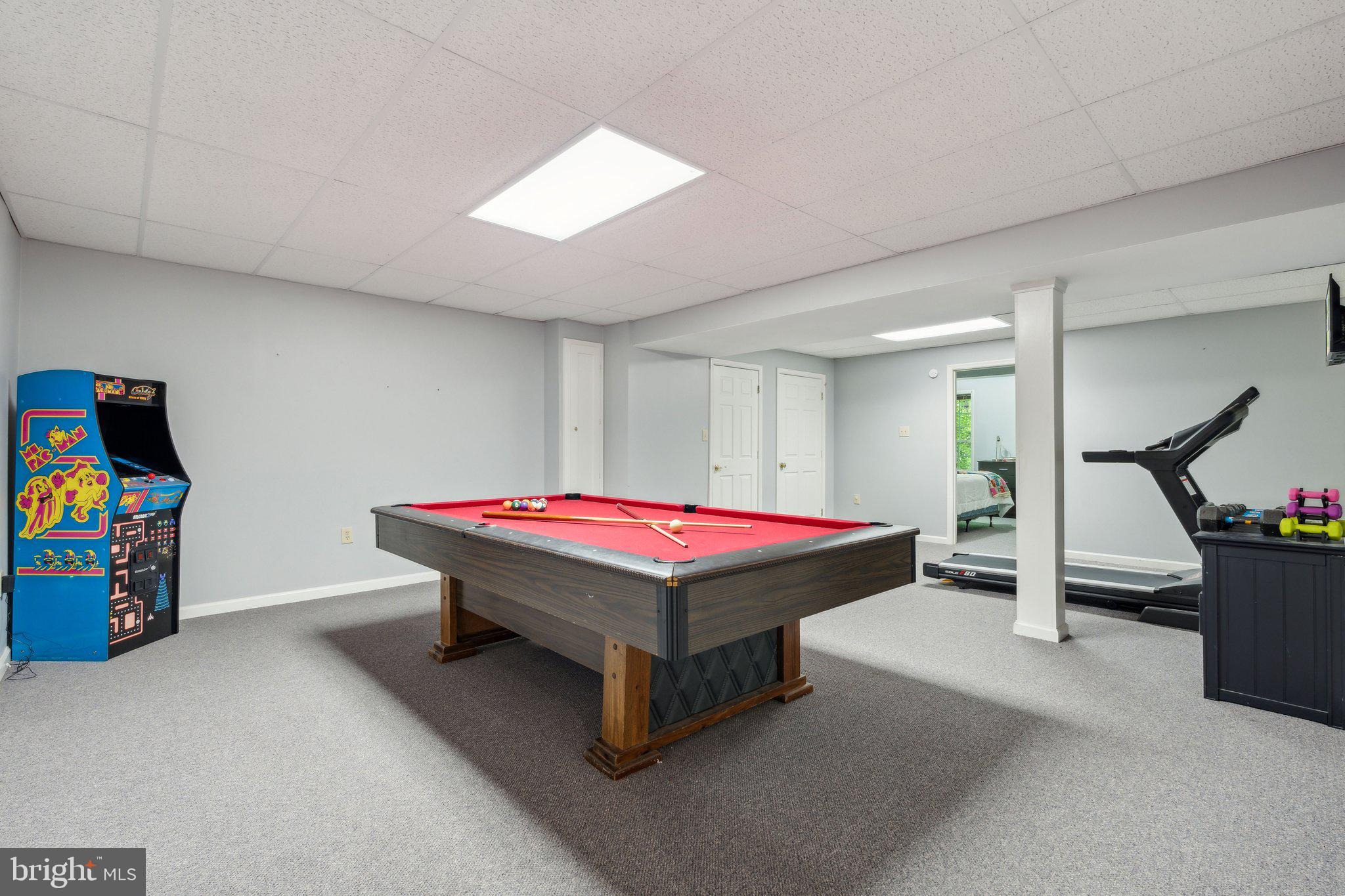 MEADOWBROOK WOODS - Residential