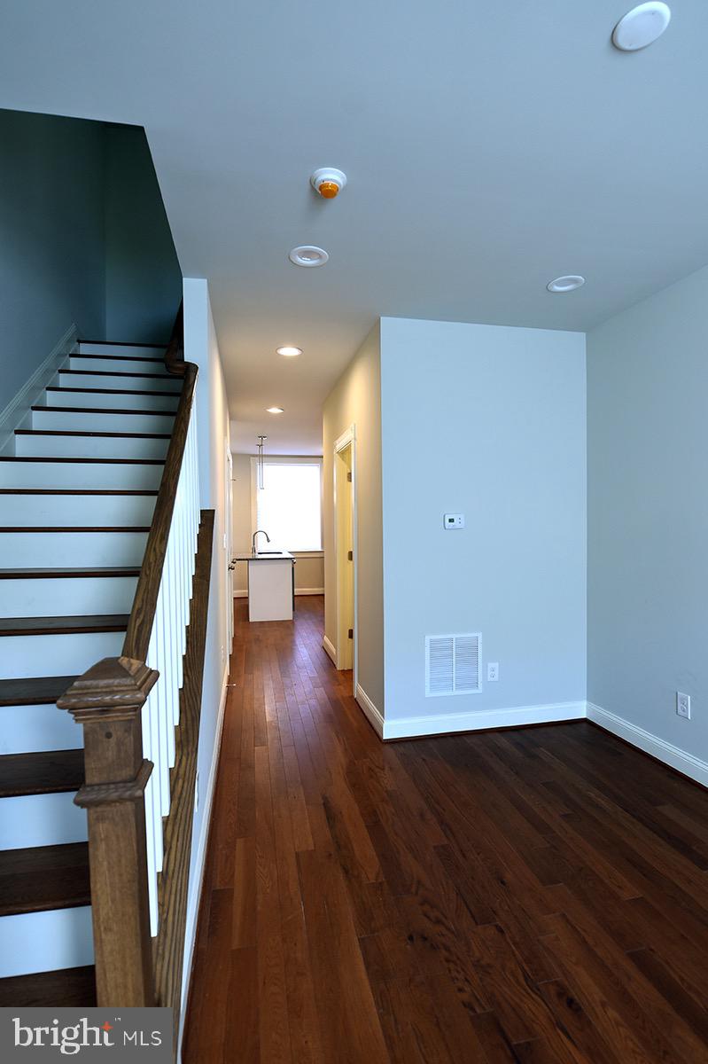 BIDDLE STREET - Residential