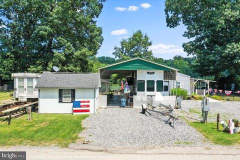 Vacant Land For Sale - BLOCK 1 LOT 27 Boo Boo Boulevard<br/> Berkeley County, FALLING WATERS, WV 25419