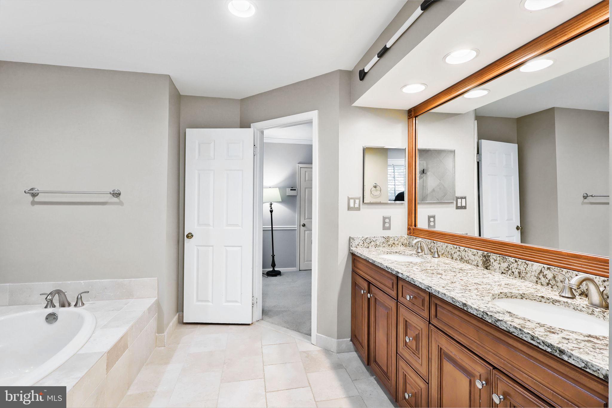 FRANKLIN OAKS - Residential