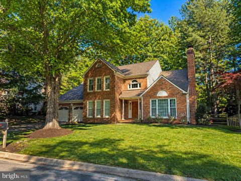 Photo of 2989 Franklin Oaks Drive, HERNDON, VA 20171 (MLS # VAFX2307284)