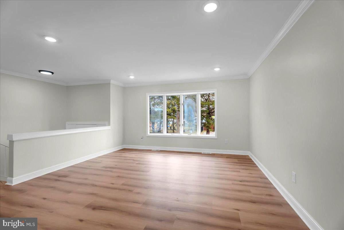 304 RIDGE AVENUE