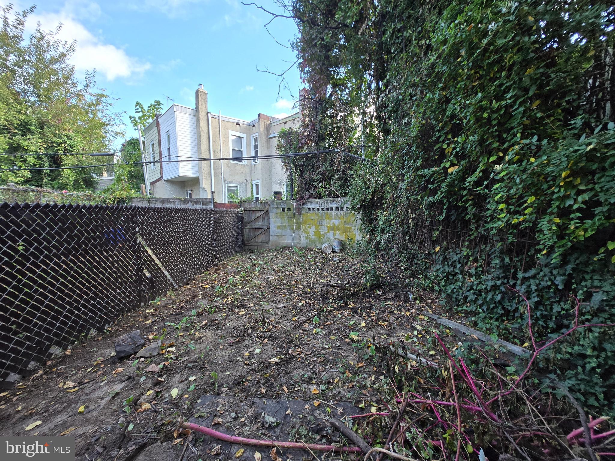 PHILADELPHIA (WEST) - Residential