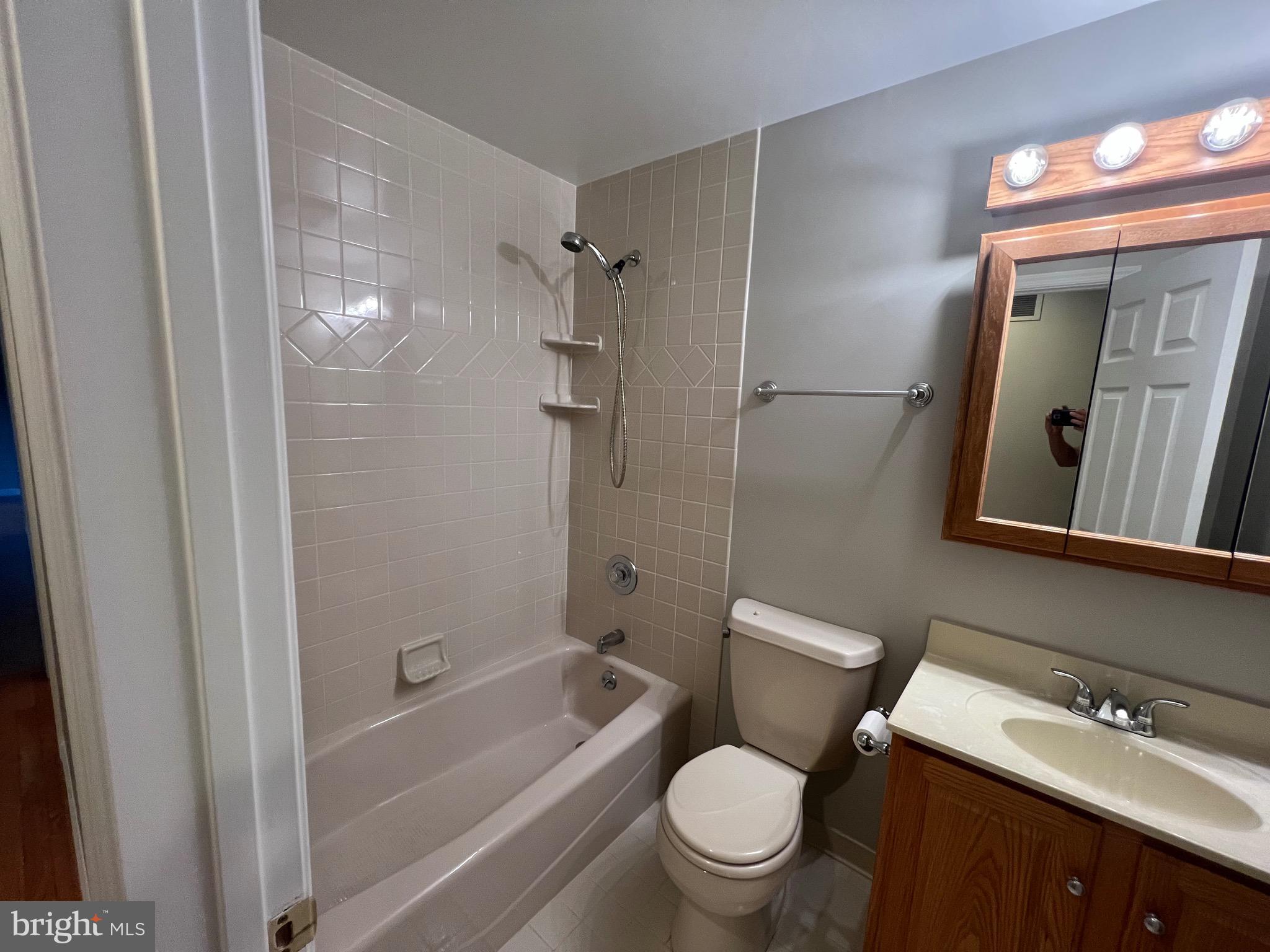 SOUTHVIEW - Residential Lease