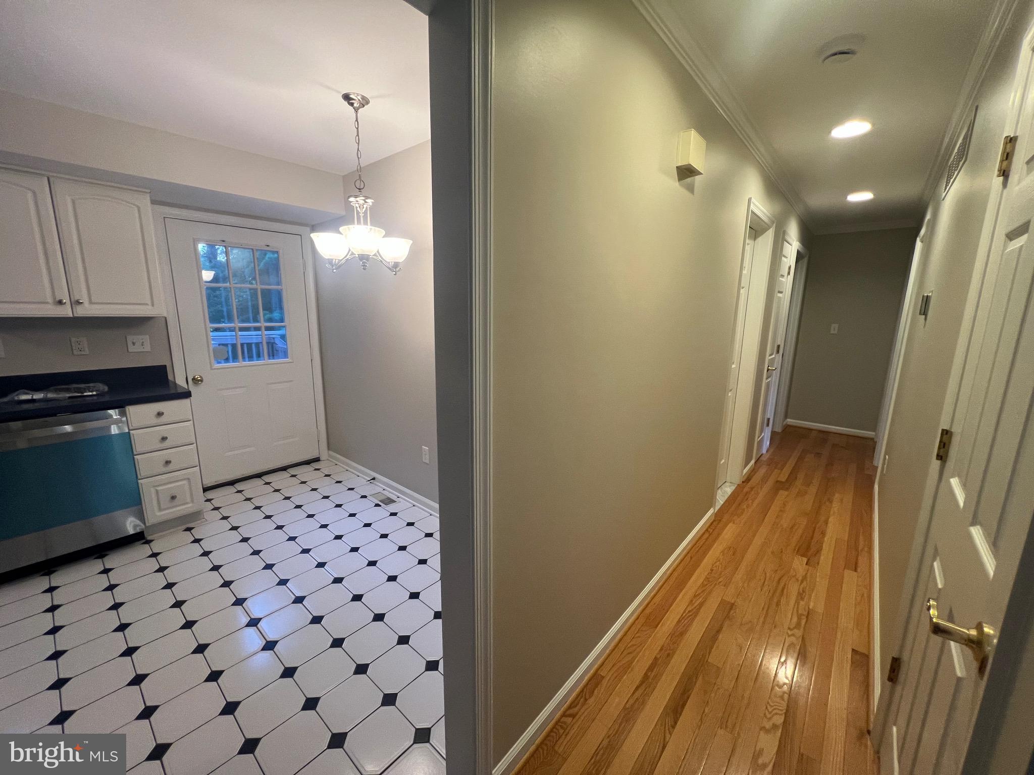 SOUTHVIEW - Residential Lease