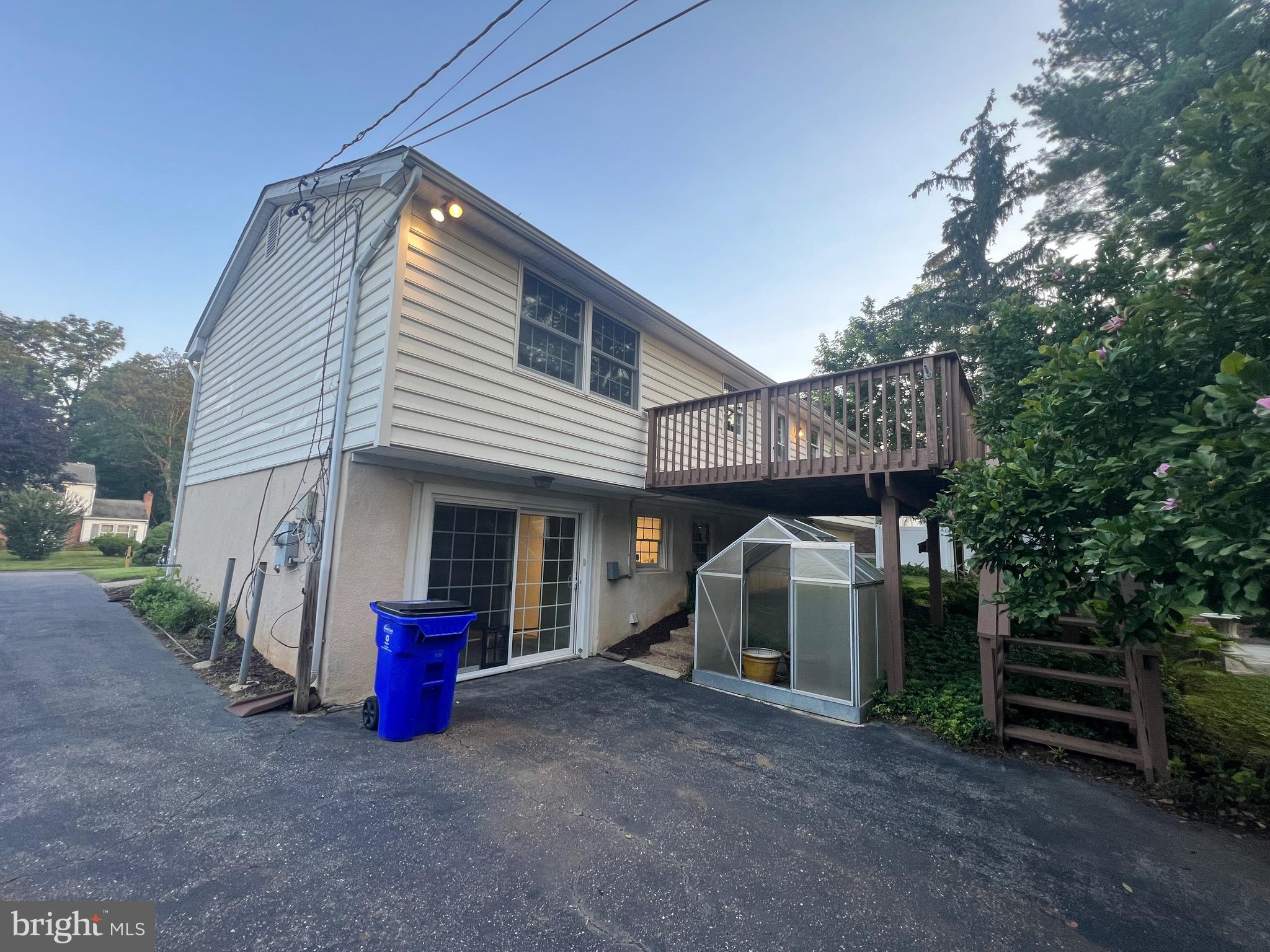 SOUTHVIEW - Residential Lease