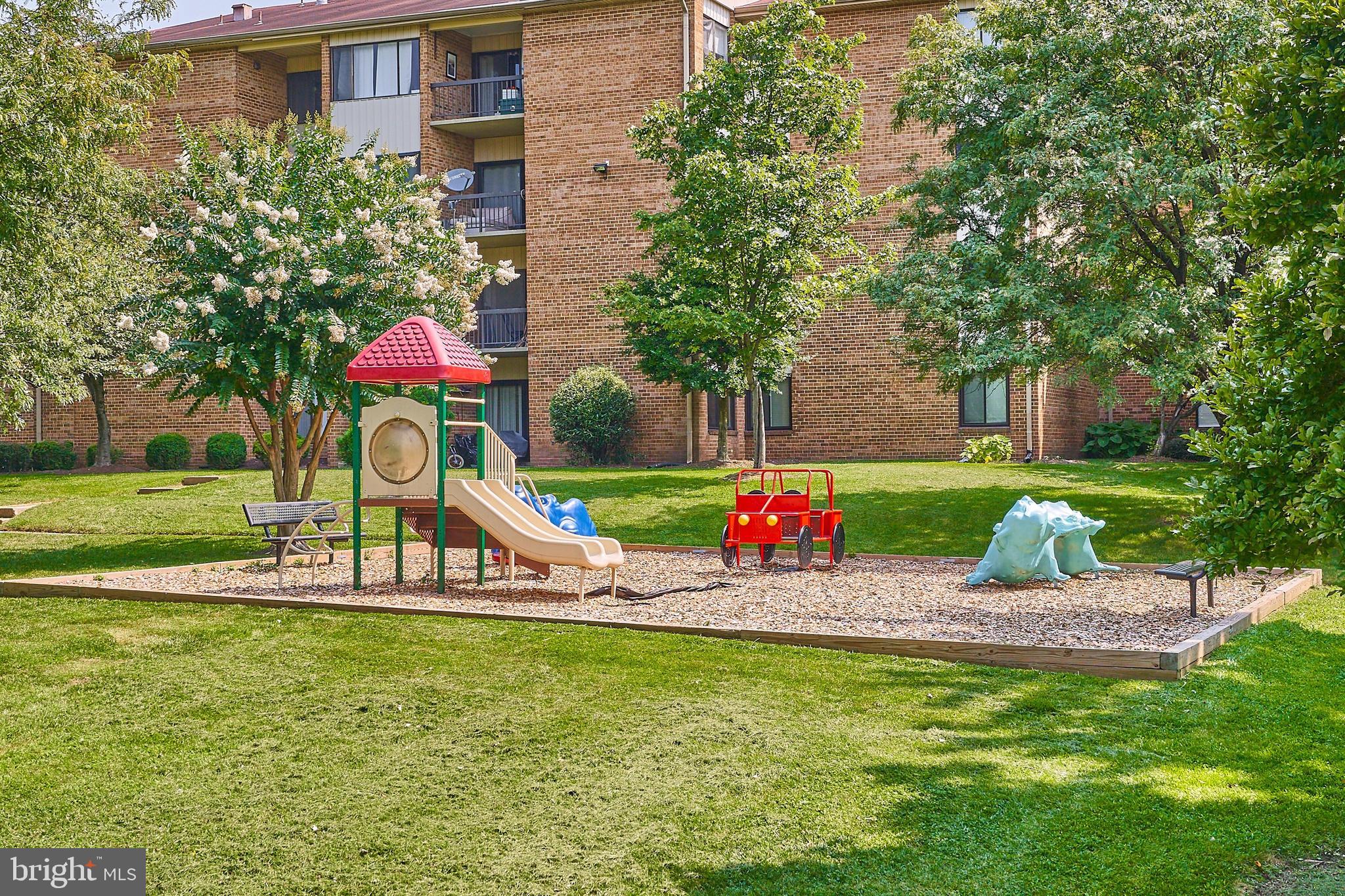 CHERRY GLEN CONDOS - Residential