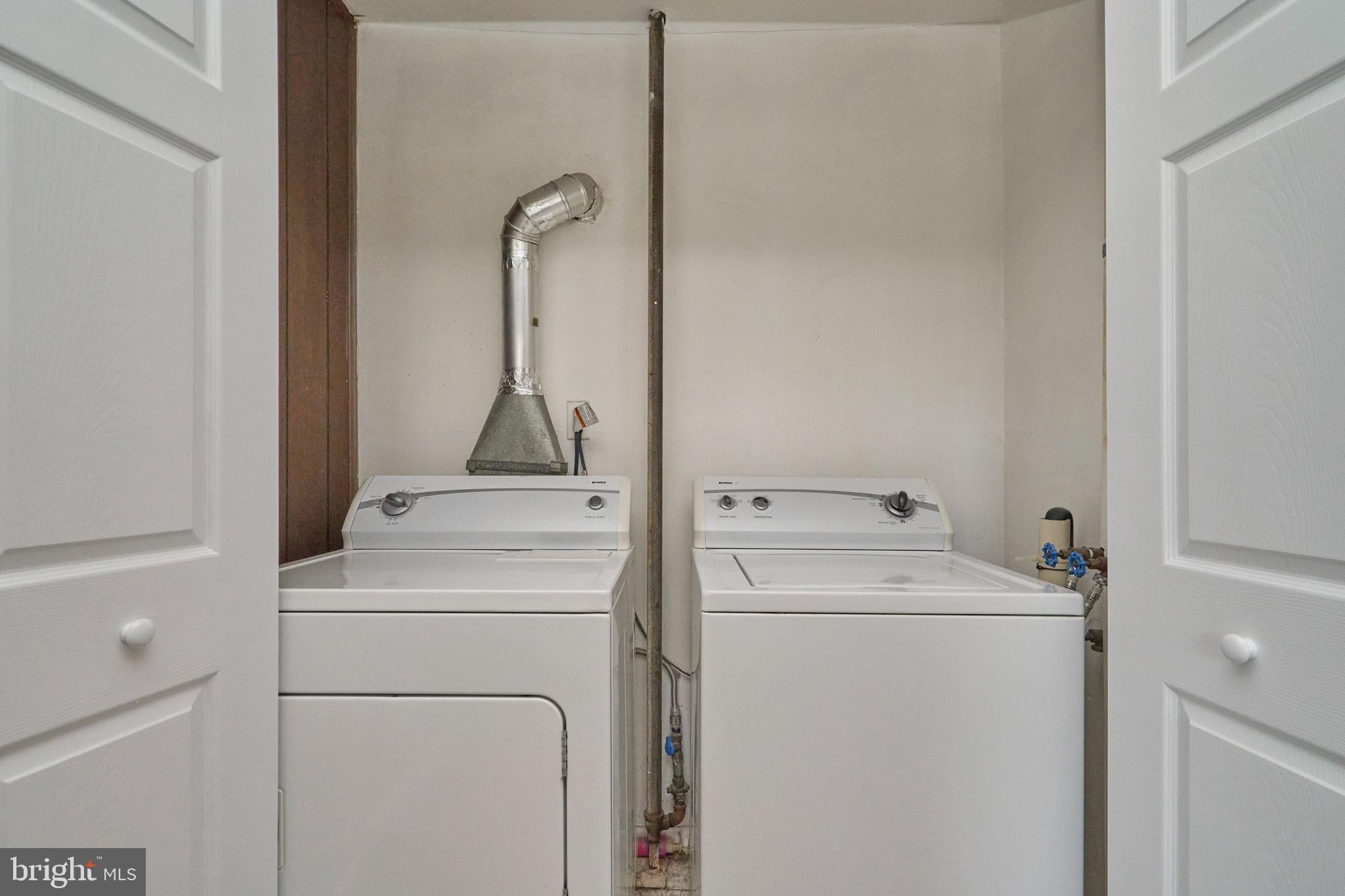 CHERRY GLEN CONDOS - Residential