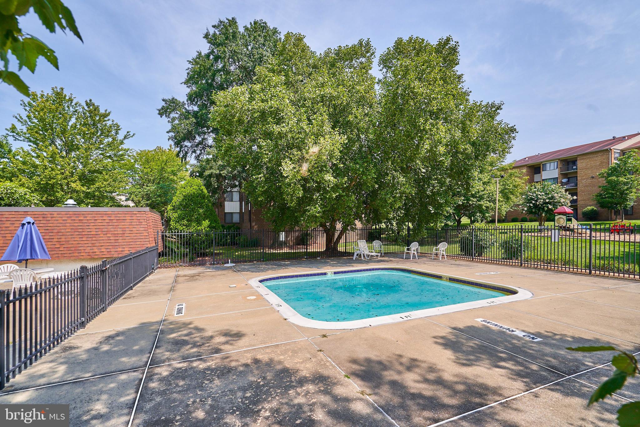 CHERRY GLEN CONDOS - Residential